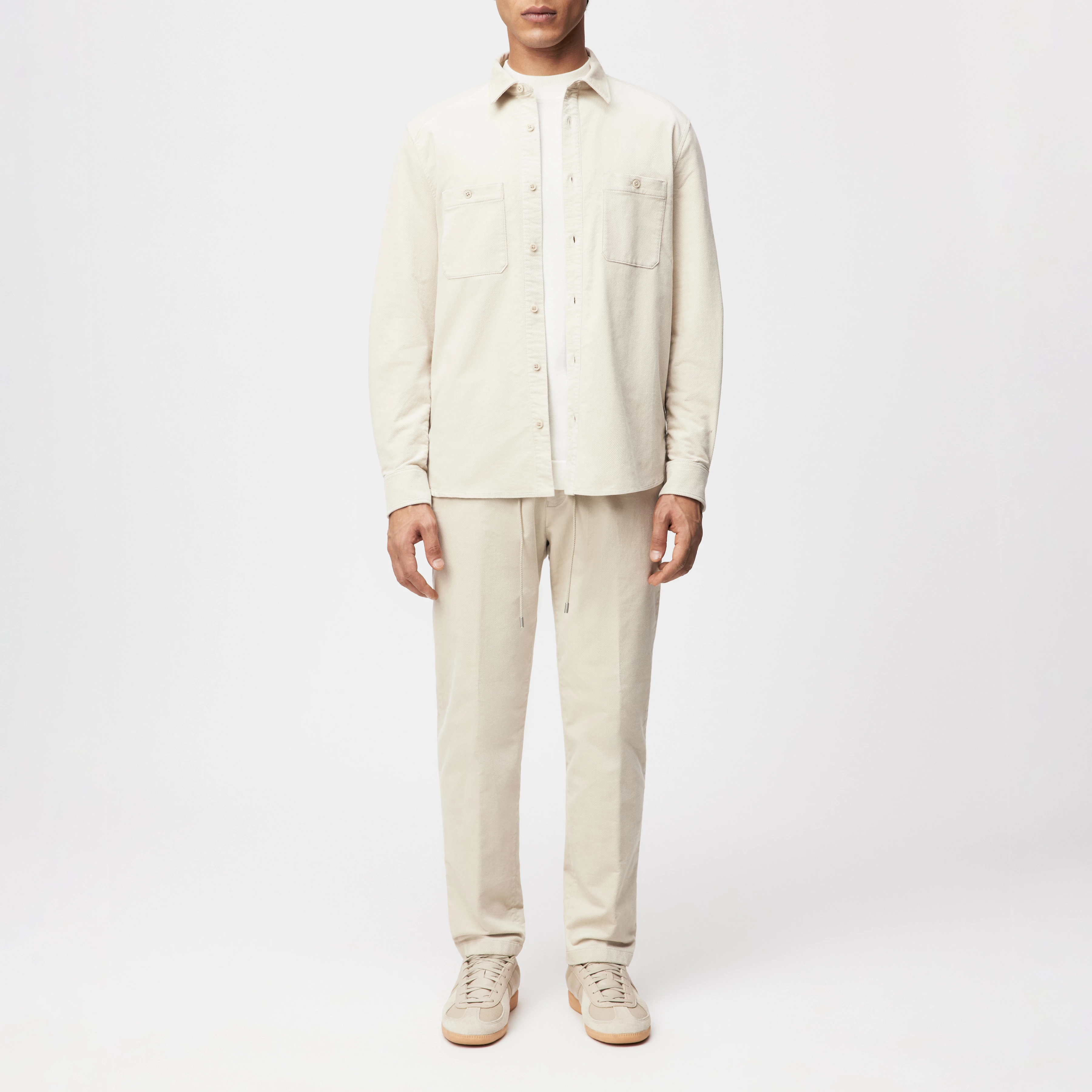 NOWEN - Work Wear Inspired Shirt in Samt - Herren - beige - Ganzkörper-Frontansicht