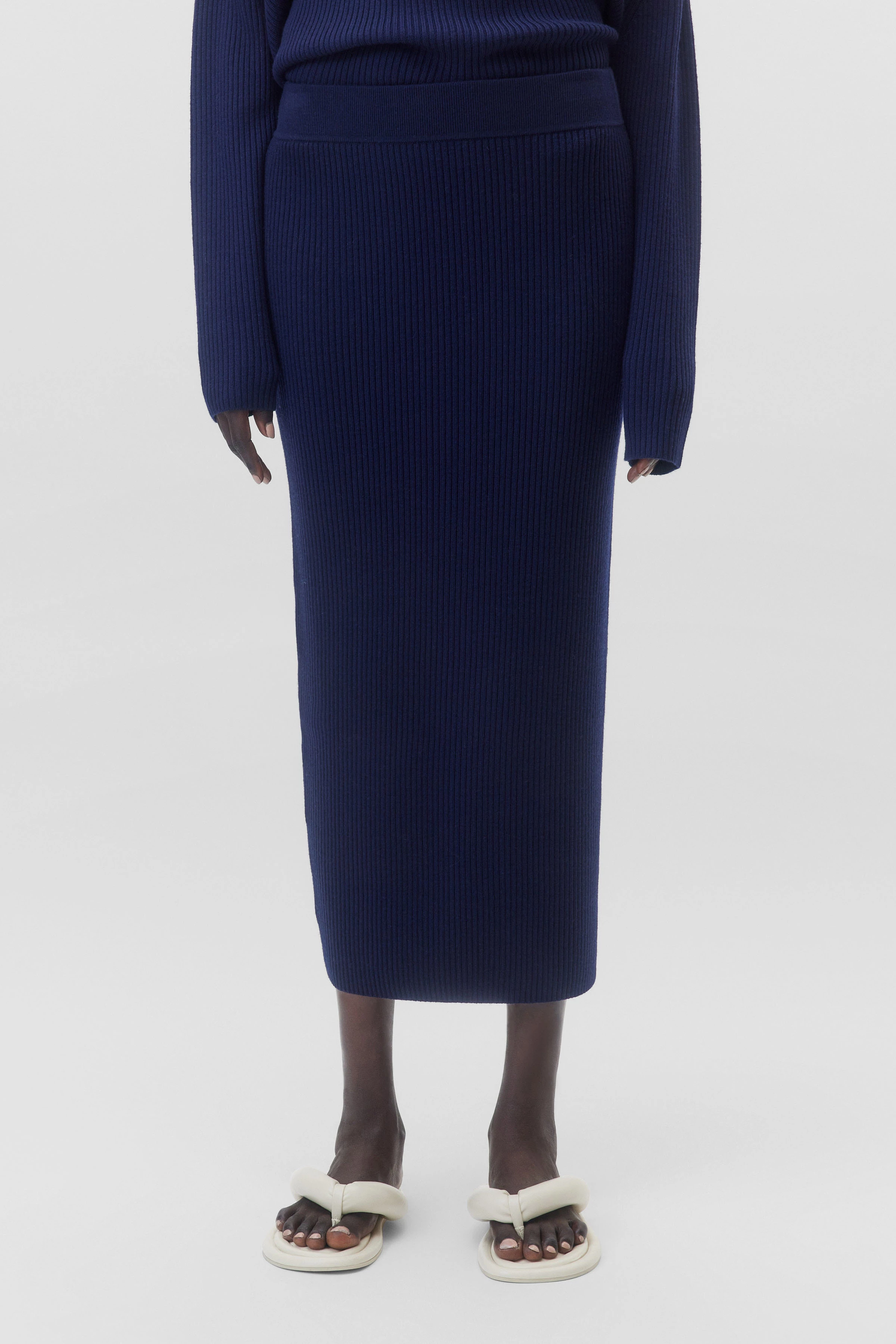 LYANNA - Strickrock in Merinowolle - Damen - blau - Frontansicht