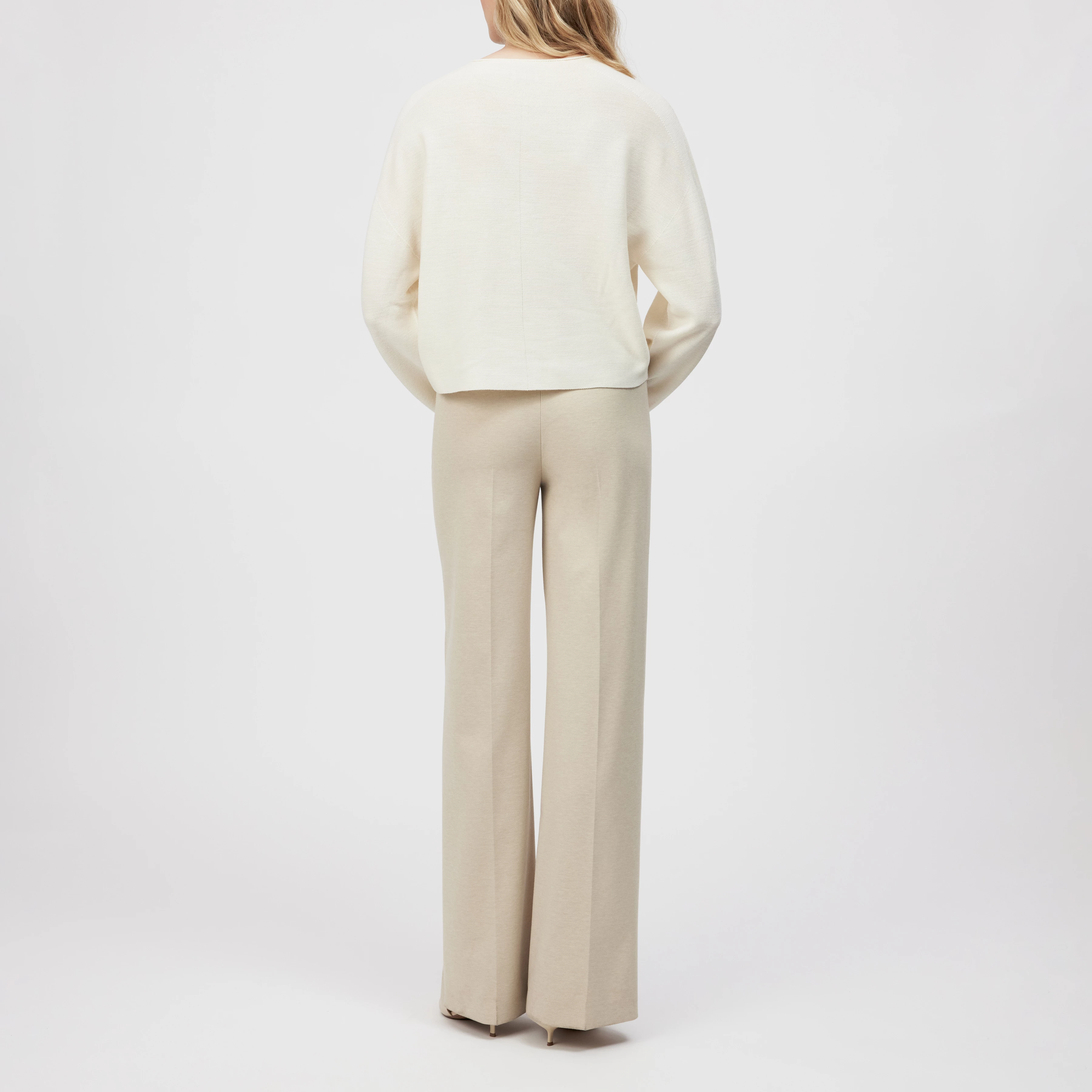 MEAMI - Vekürzter Egg-Shape Pullover in 100% Merinowolle - Damen - off white - Rückansicht