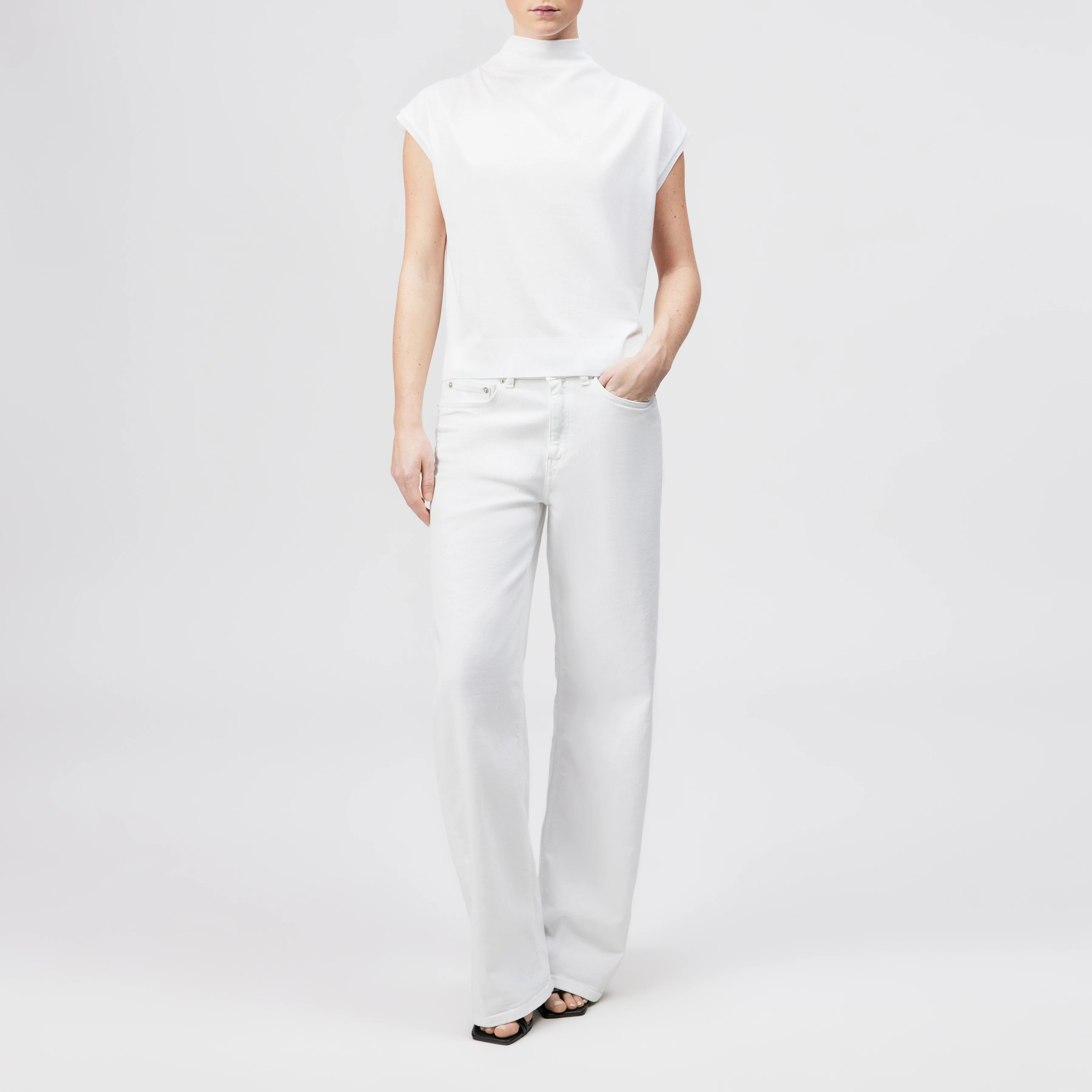 SOLEMNO - T-shirt with cowl neck in lyocell blend - women - white - Ganzkörper-Frontansicht