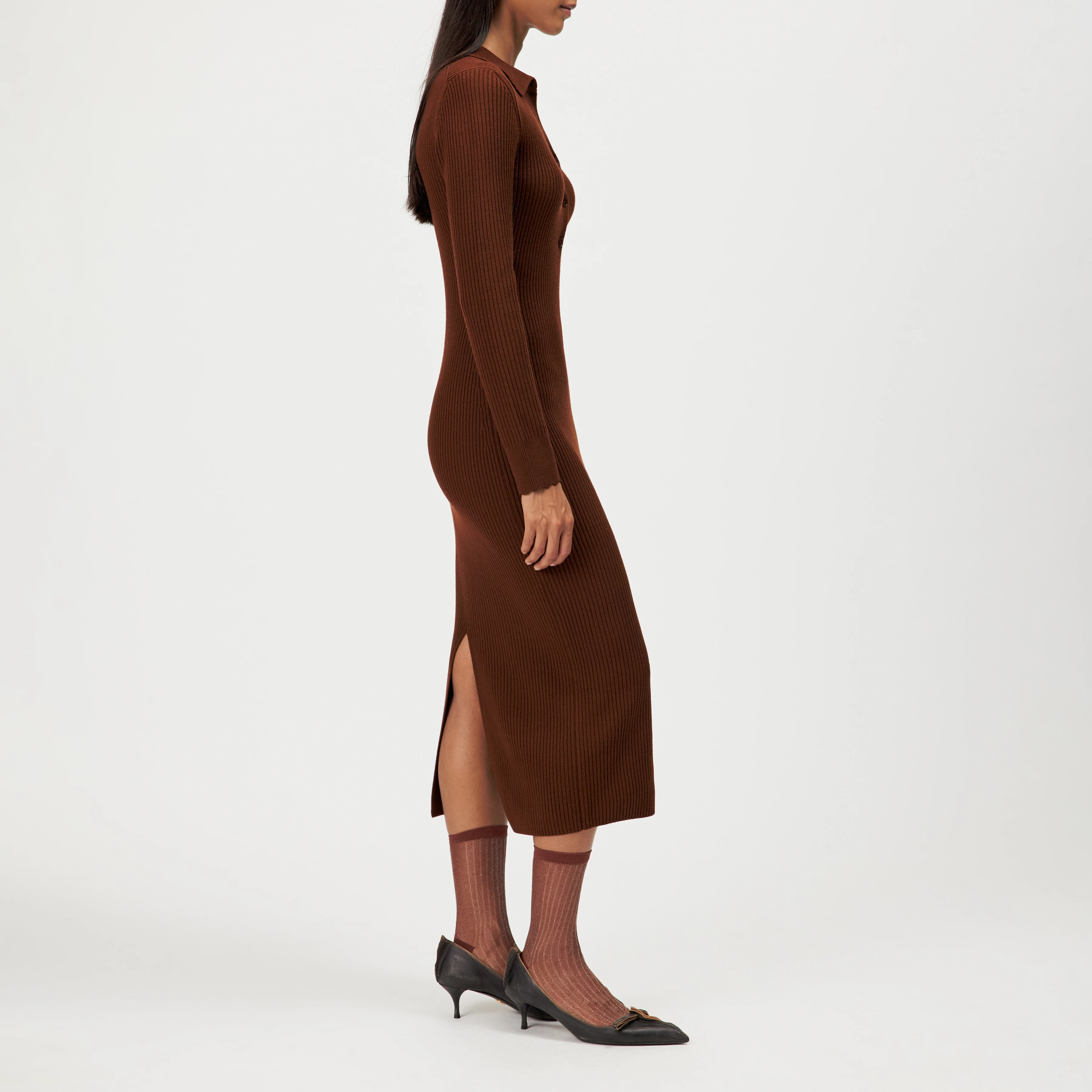 AMARILA - Slim-fit polo-neck knitted dress - women - brown - Seitenansicht