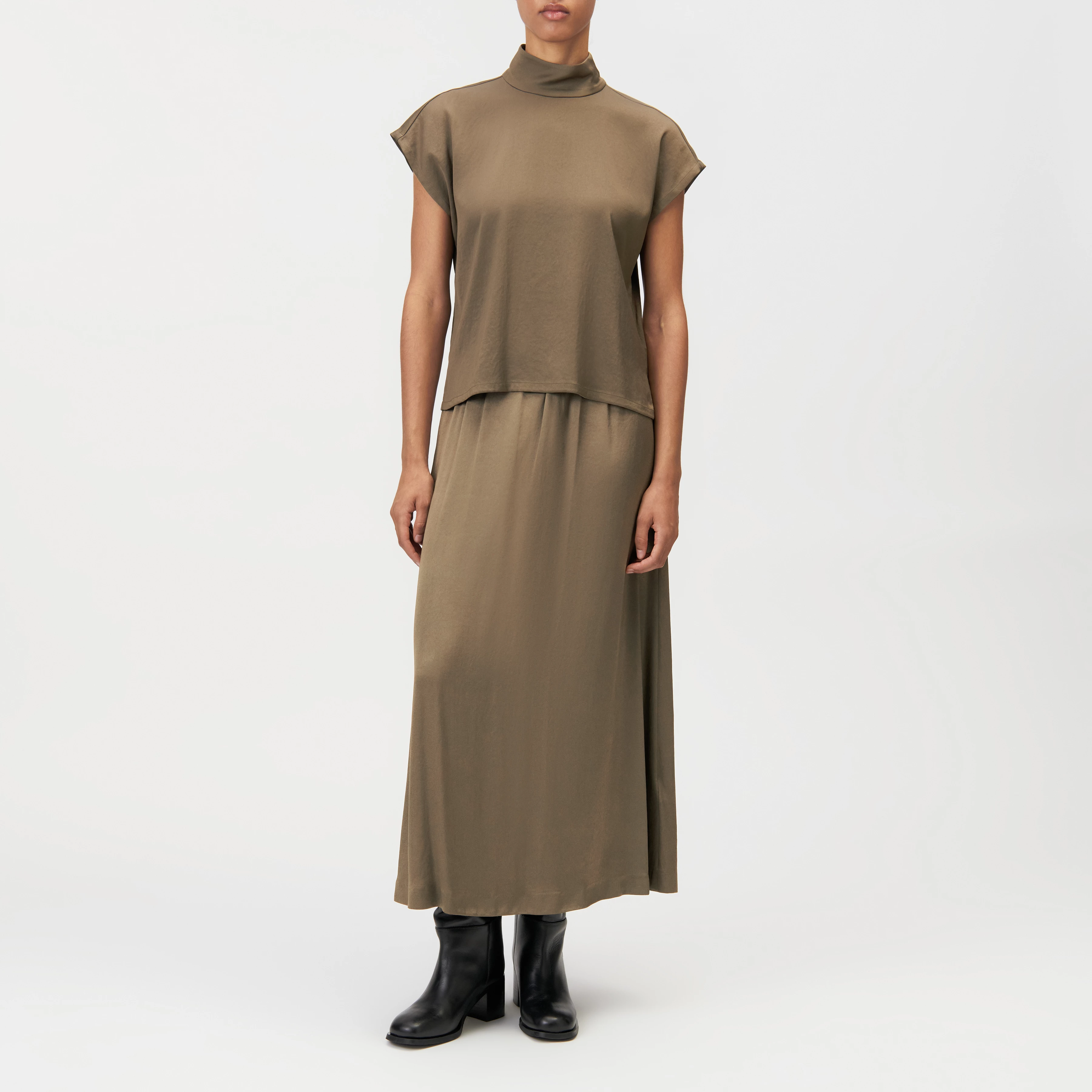IDONEA - Jupe midi en satin à taille élastique - women - vert - Ganzkörper-Frontansicht