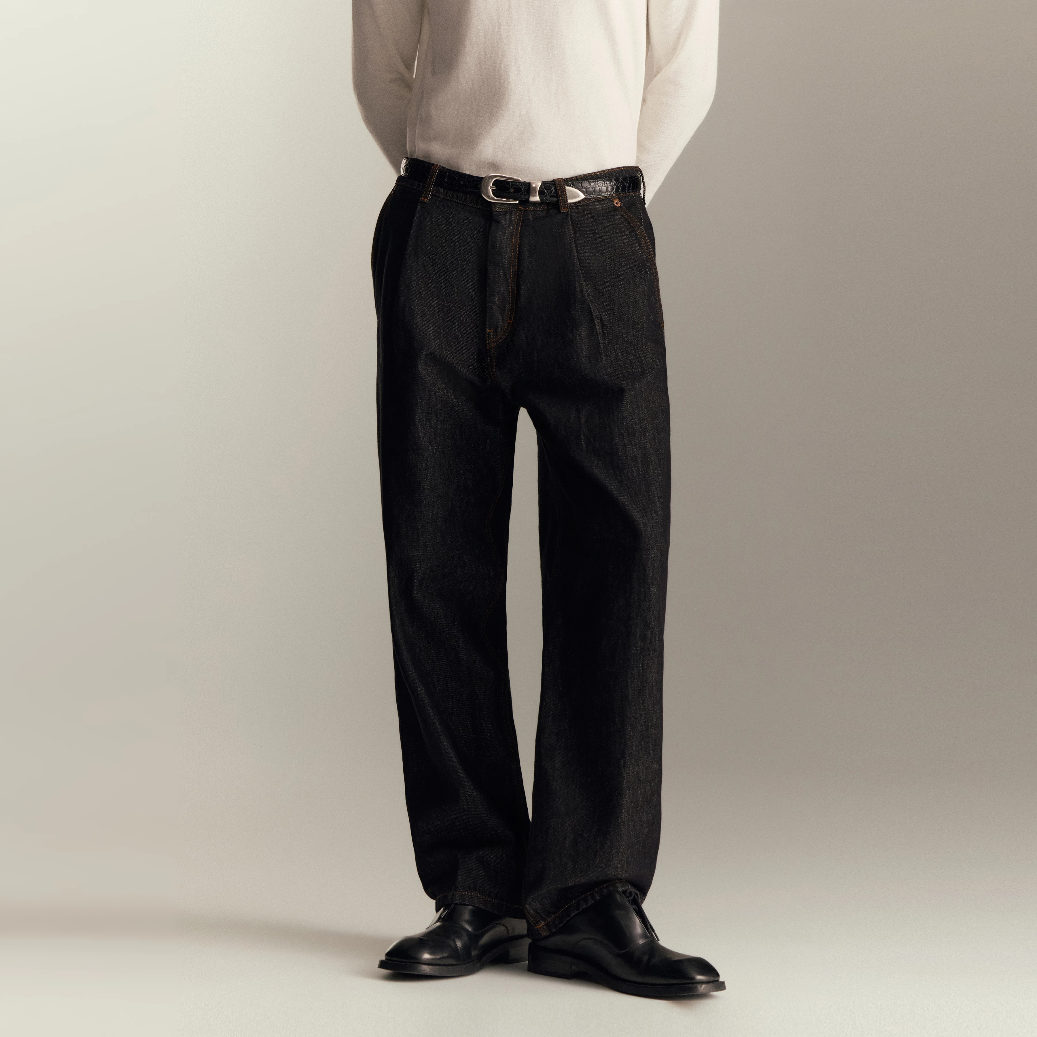 RIKKAD - Wide pleated trousers in dark denim - men - black