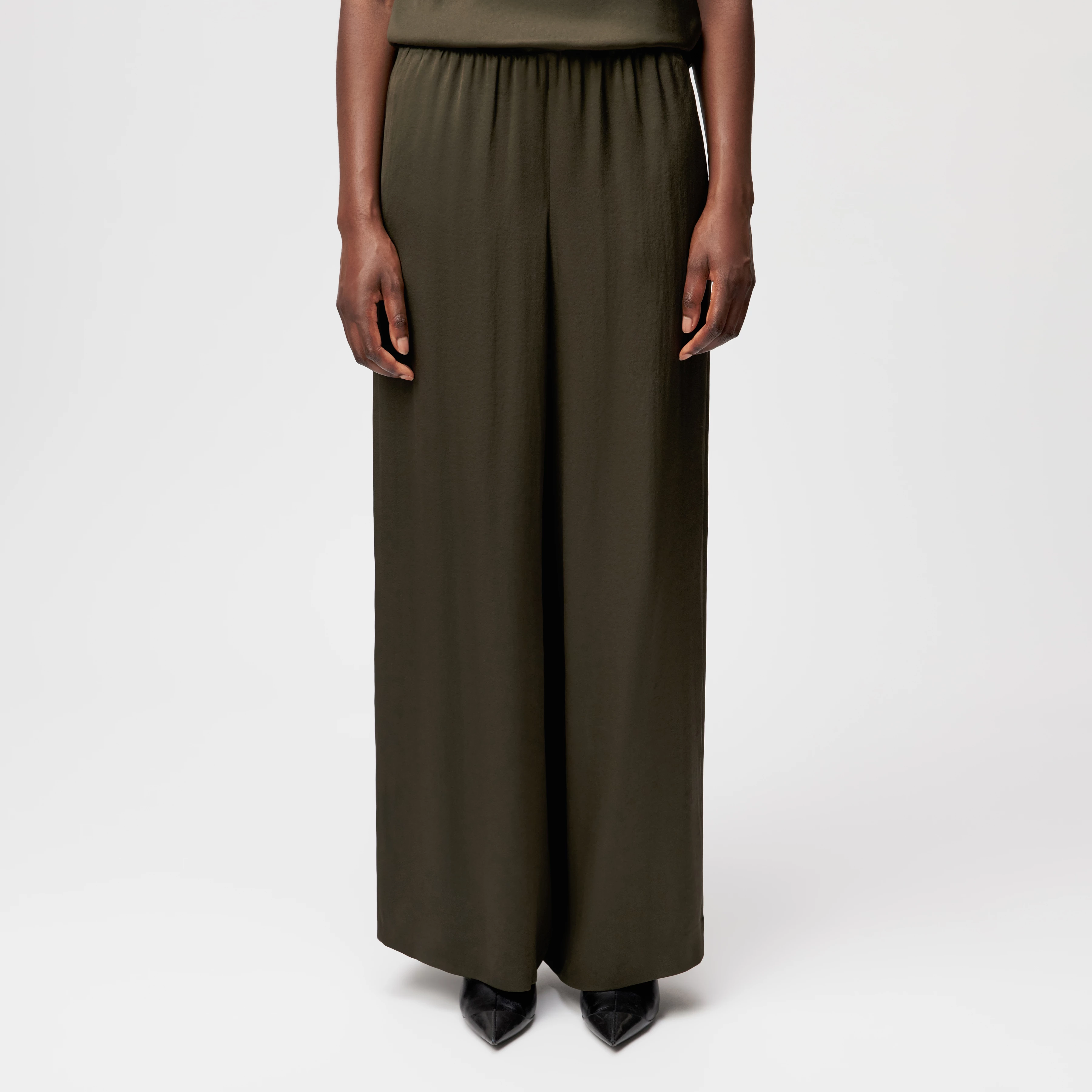TWEEZER - Wide trousers in satin - women - green - Frontansicht