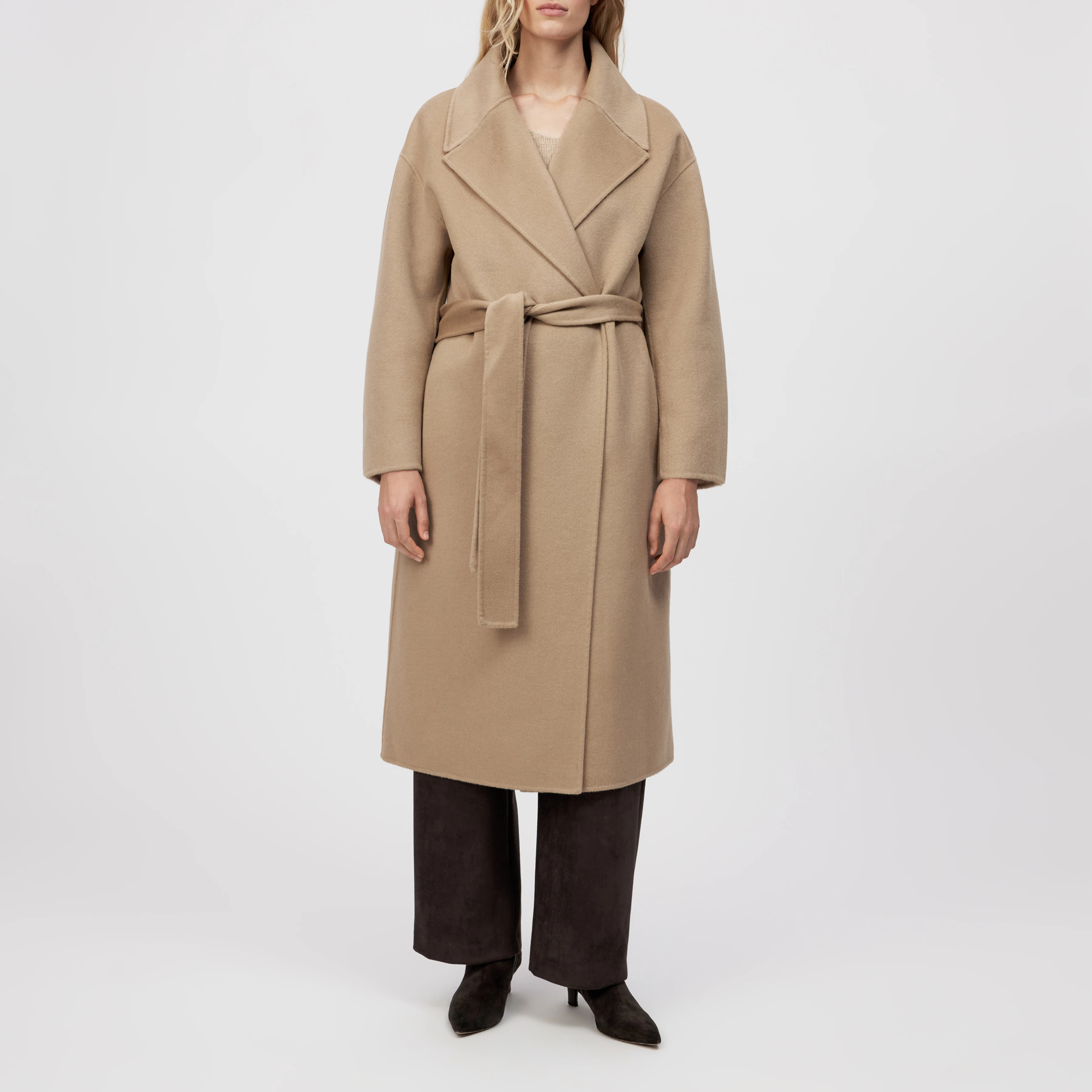 BUDBY_2 - Hüllenmantel mit Bindegürtel in Woll-Doubleface - Damen - braun - Ganzkörper-Frontansicht