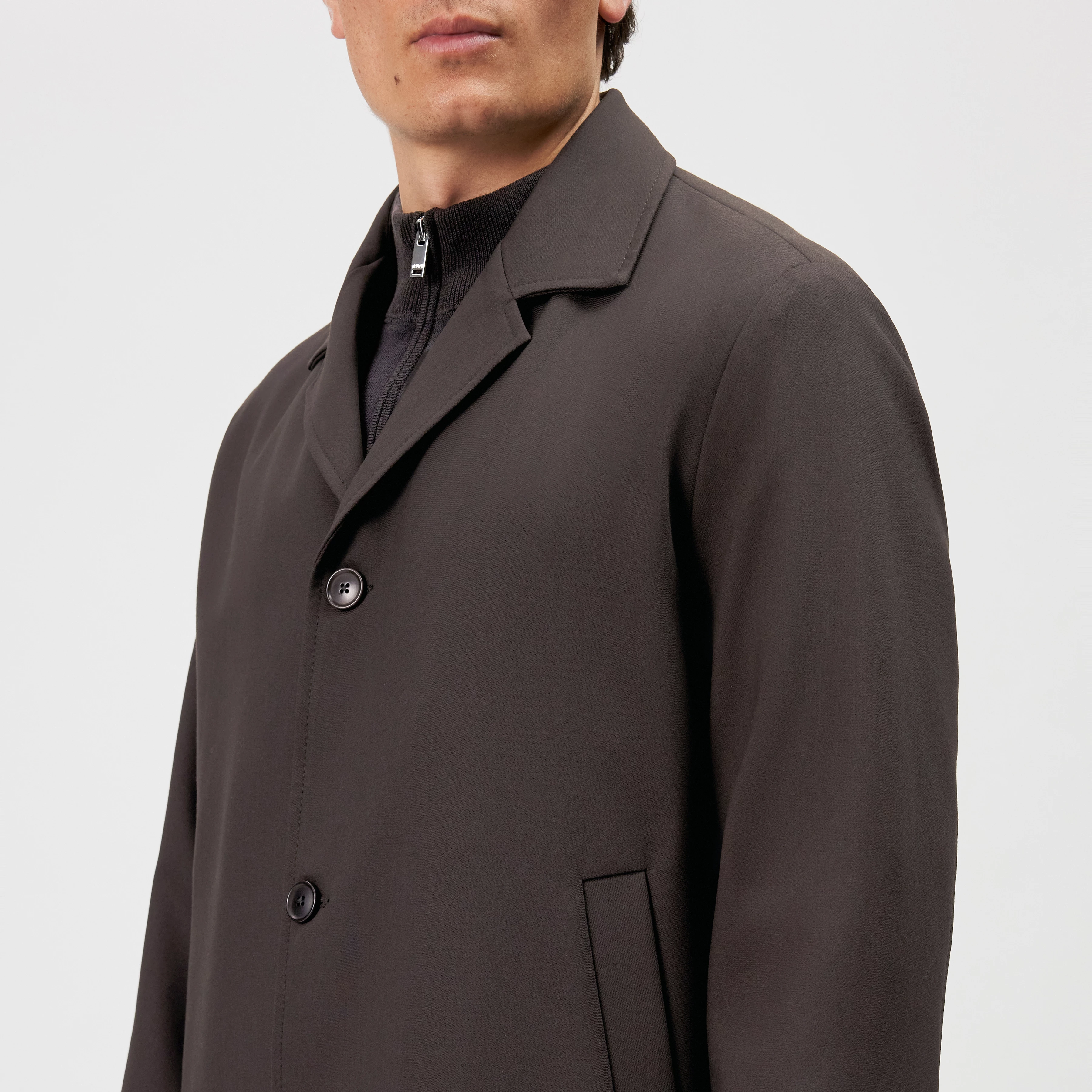 LOUVIN - Regular fit jacket with lapel collar - men - brown - Detailansicht am Model