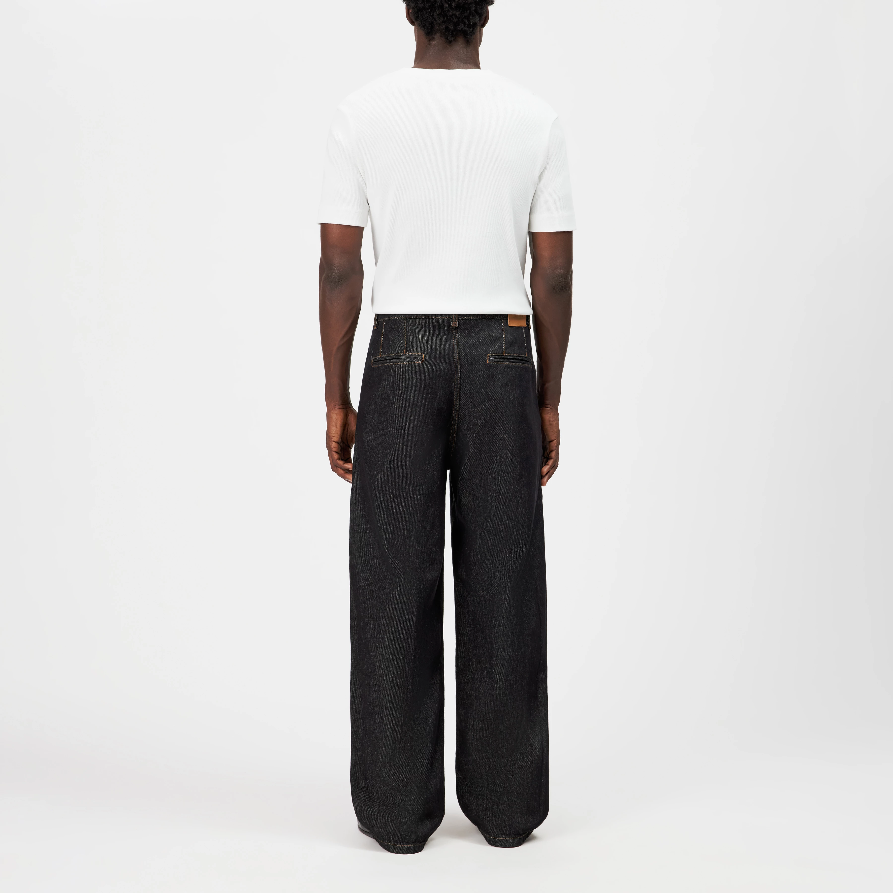 RIKKAD - Wide pleated trousers in dark denim - men - black - Rückansicht