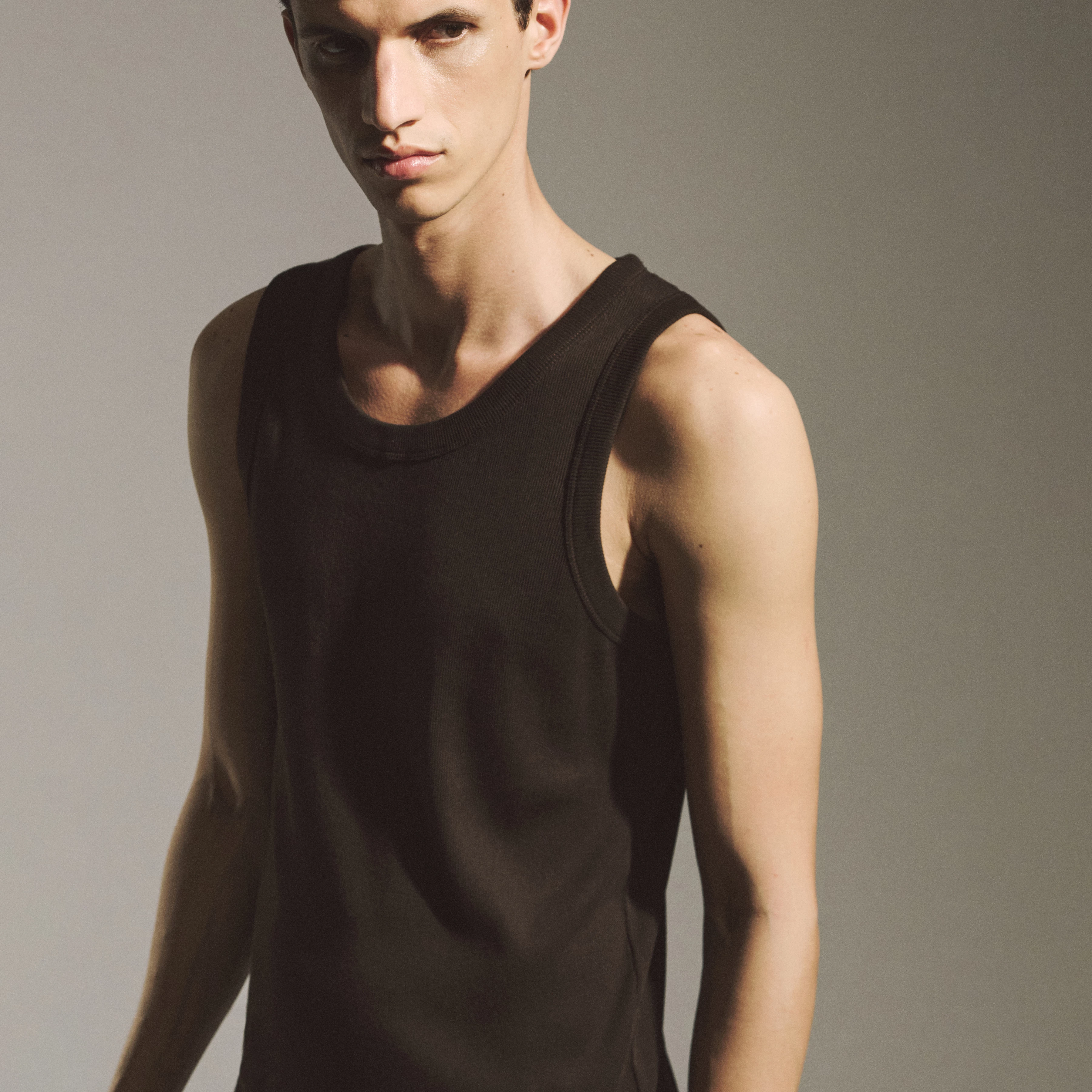 NATHAN - Body-fitted ribbed cotton tank top - men - brown
