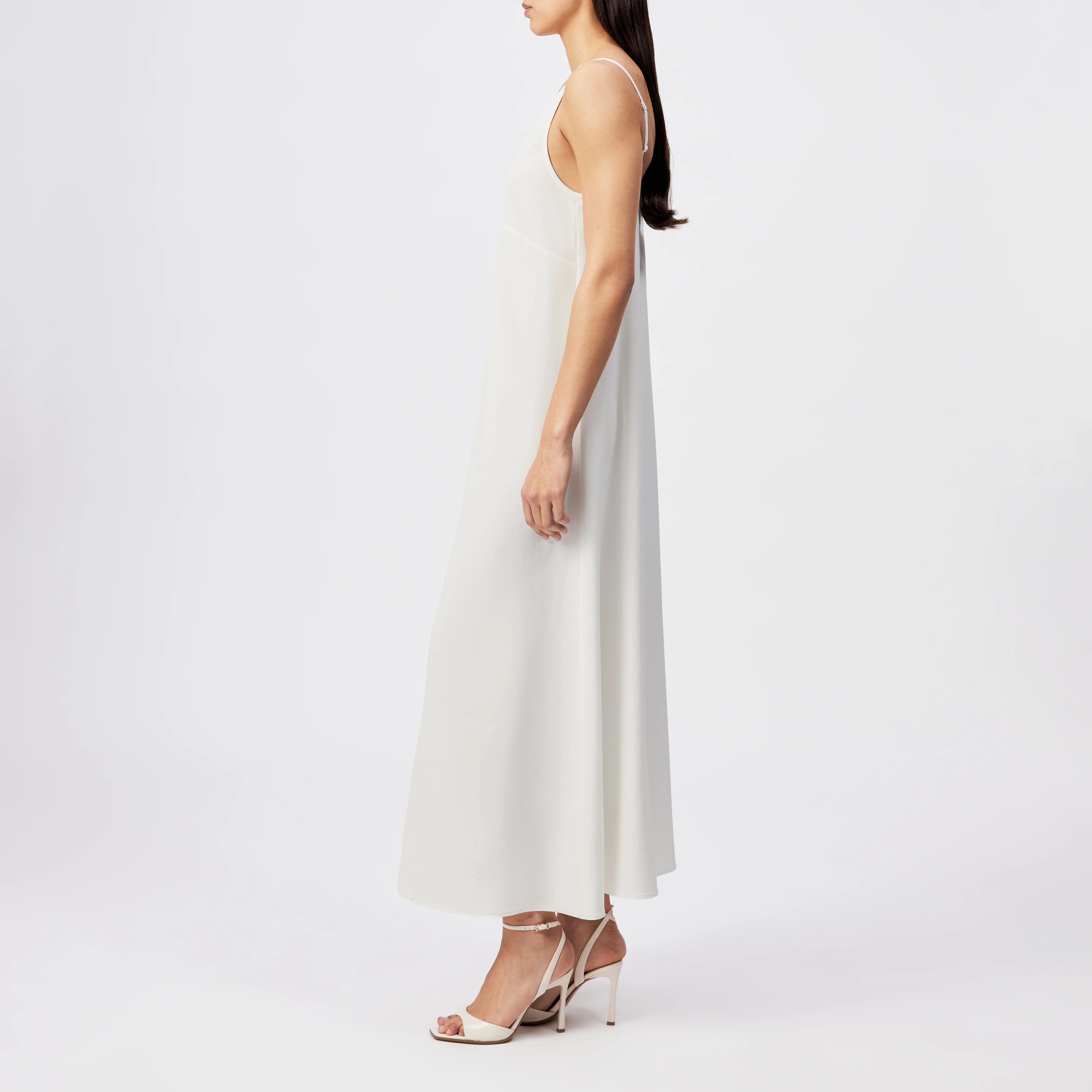 KAIREN - Luxurious satin V-neck slip dress - women - off white - Seitenansicht