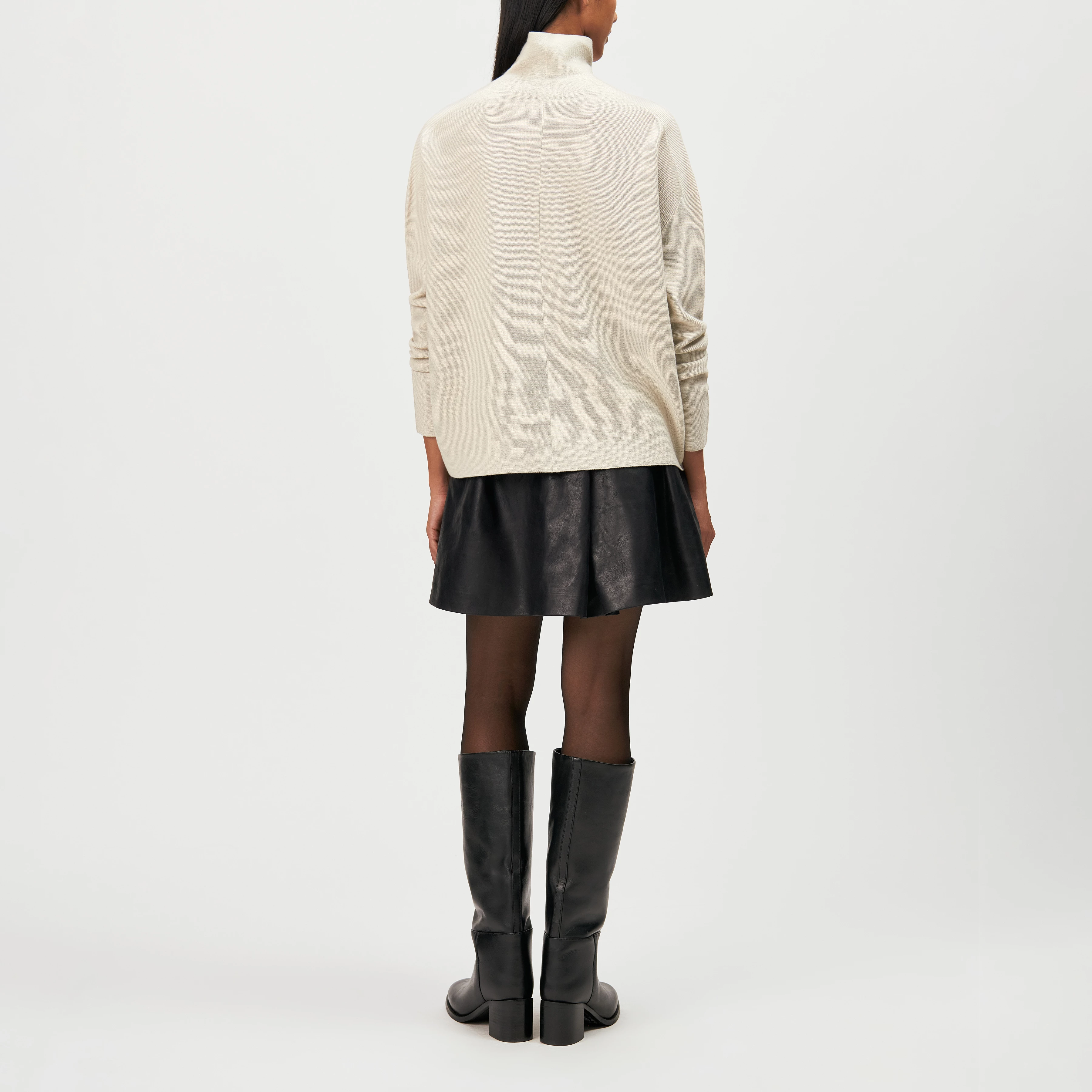 LIORA - Egg-shape turtleneck jumper in 100% merino wool - women - beige - Rückansicht