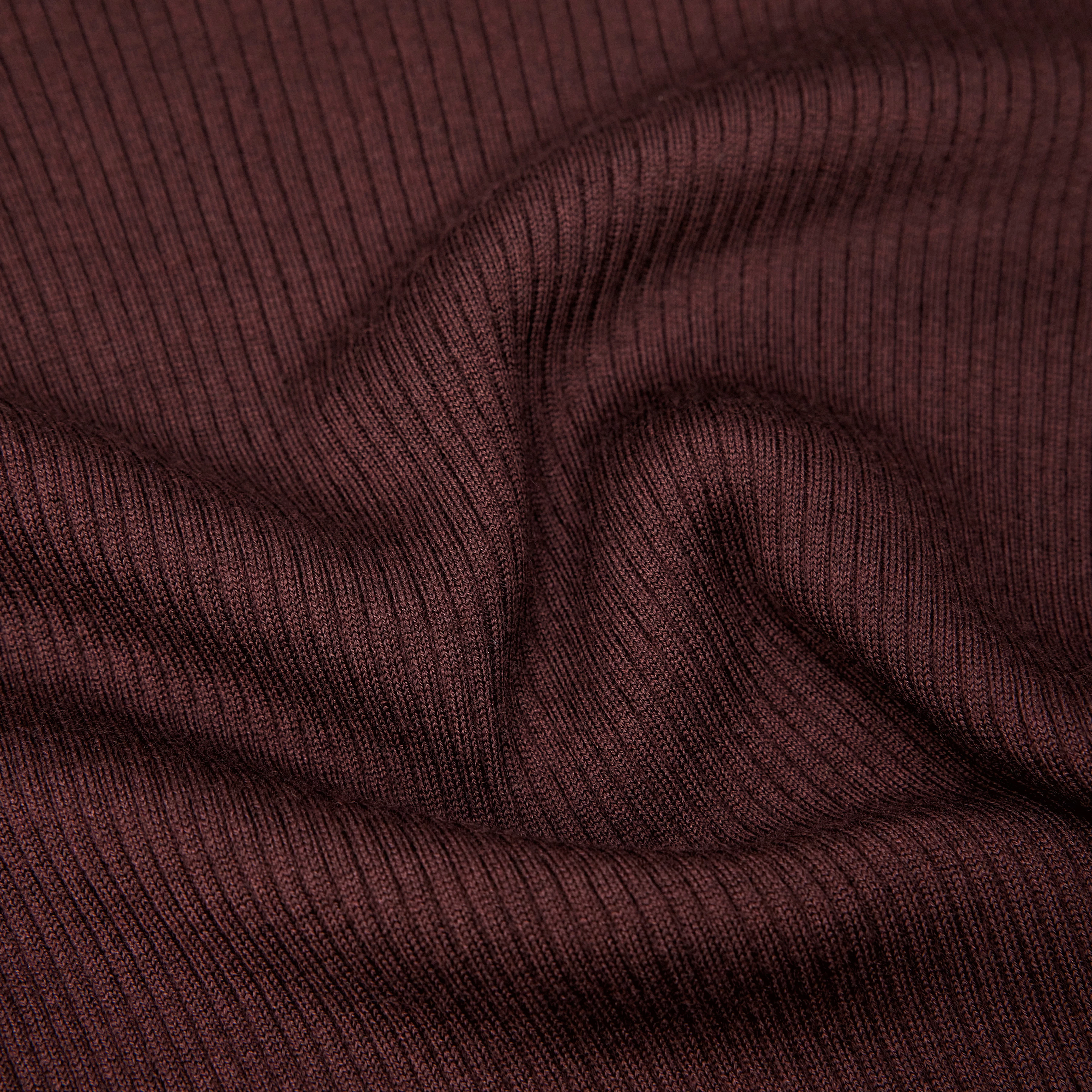 INARI - Turtleneck jumper in flowing wool blend - women - red - Materialbild (B2C)