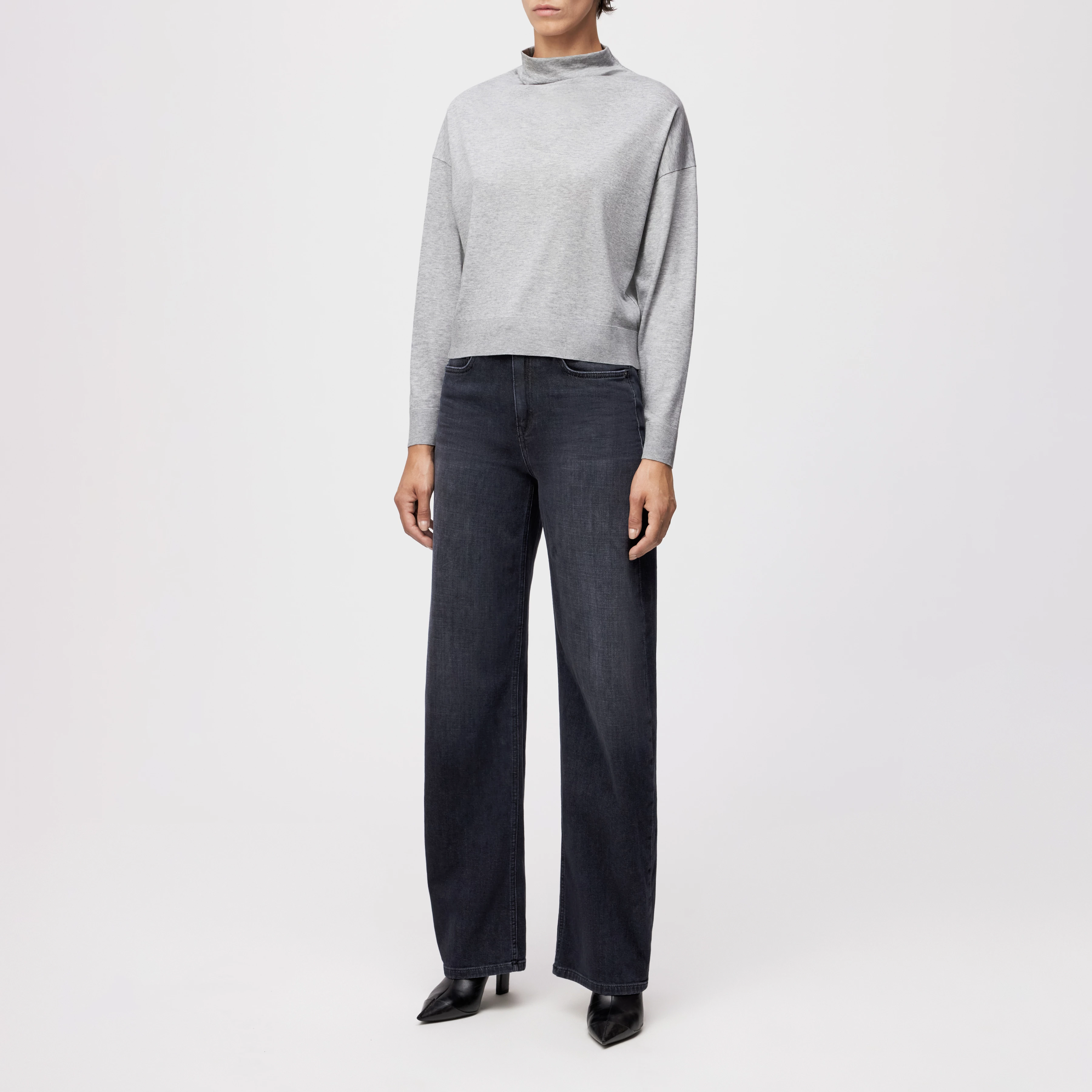 KORINA - Batwing long-sleeved top in lyocell-cotton blend - women - grey - Ganzkörper-Frontansicht