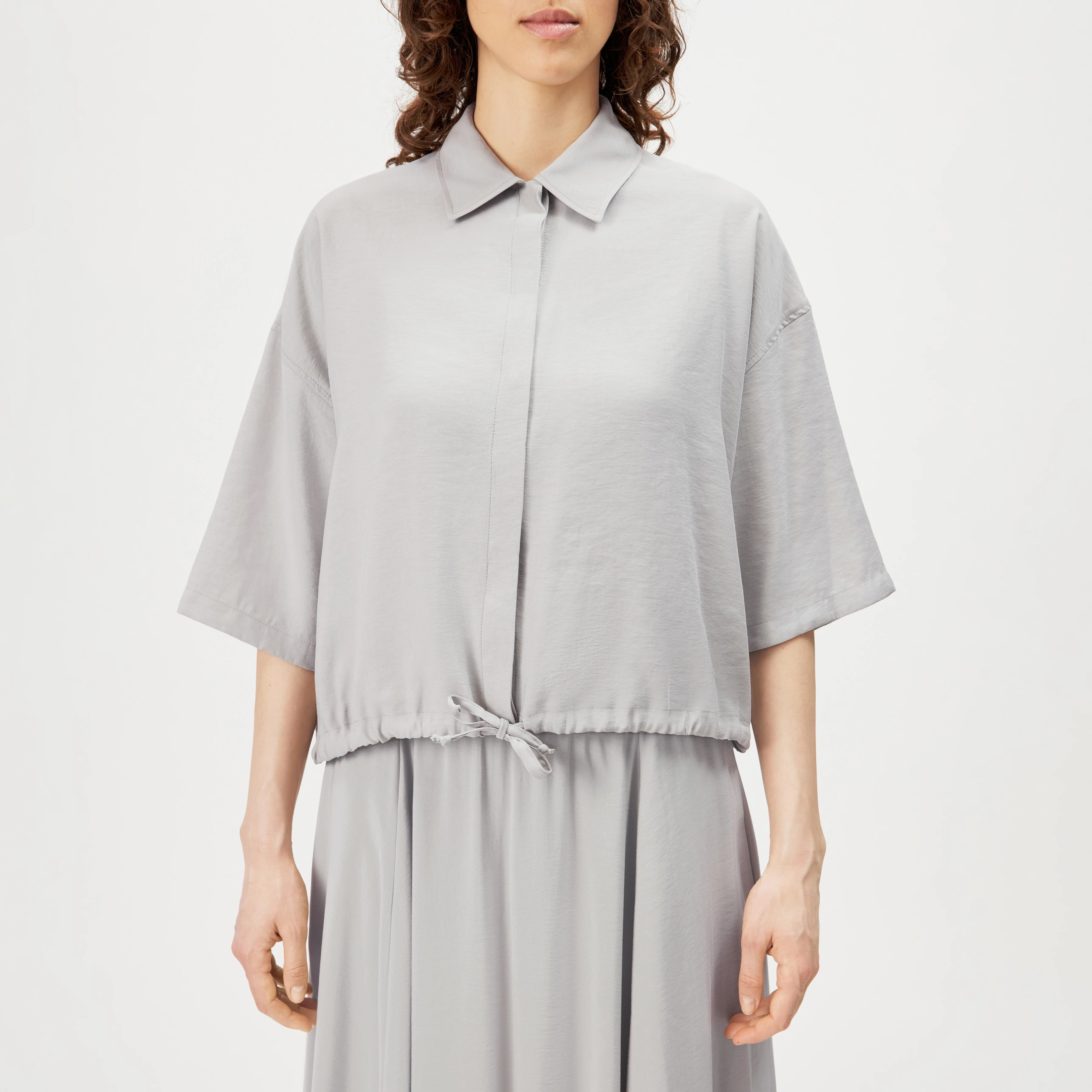 LAINAY - Chemisier court en twill fluide - women - gris - Frontansicht