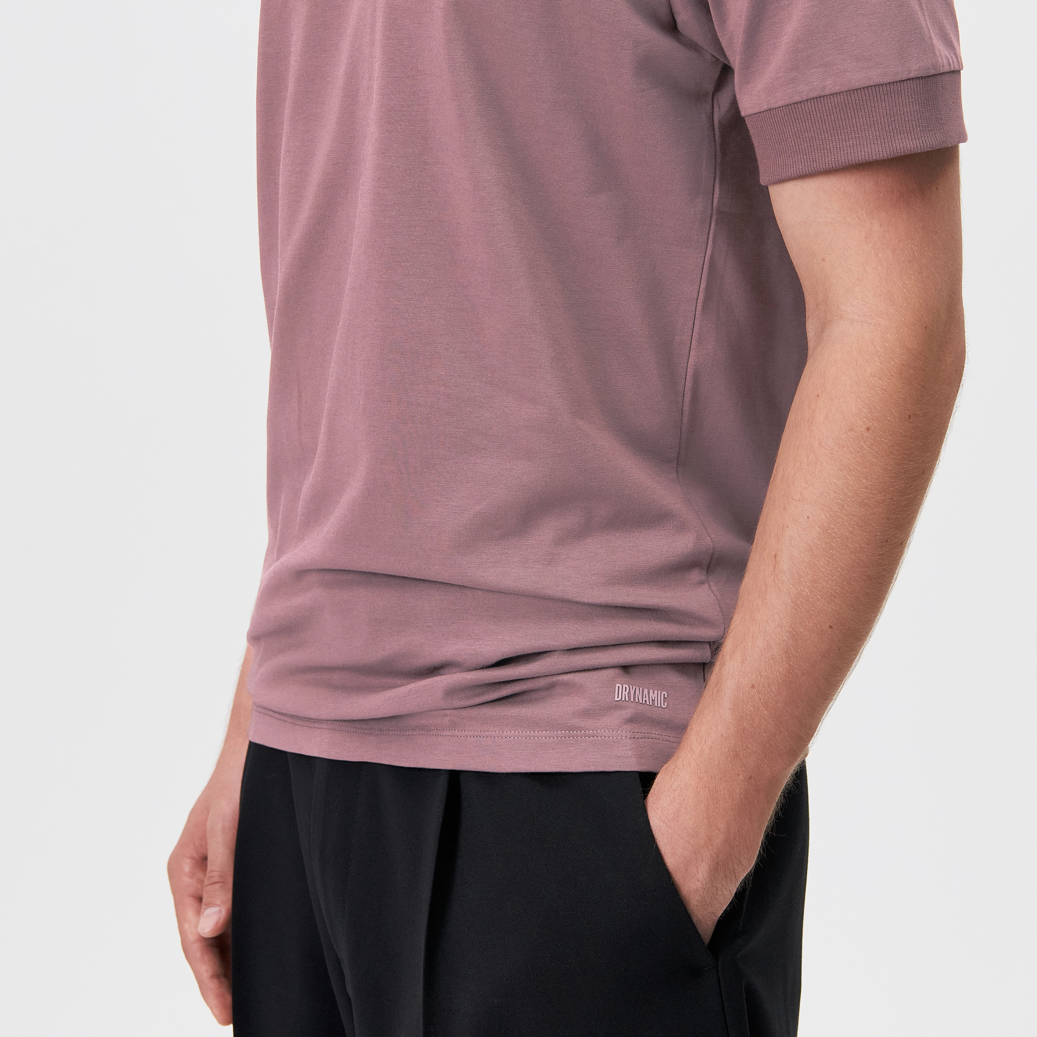 ANTON - Fitted T-shirt i bomuld - men - rød - Detailansicht am Model