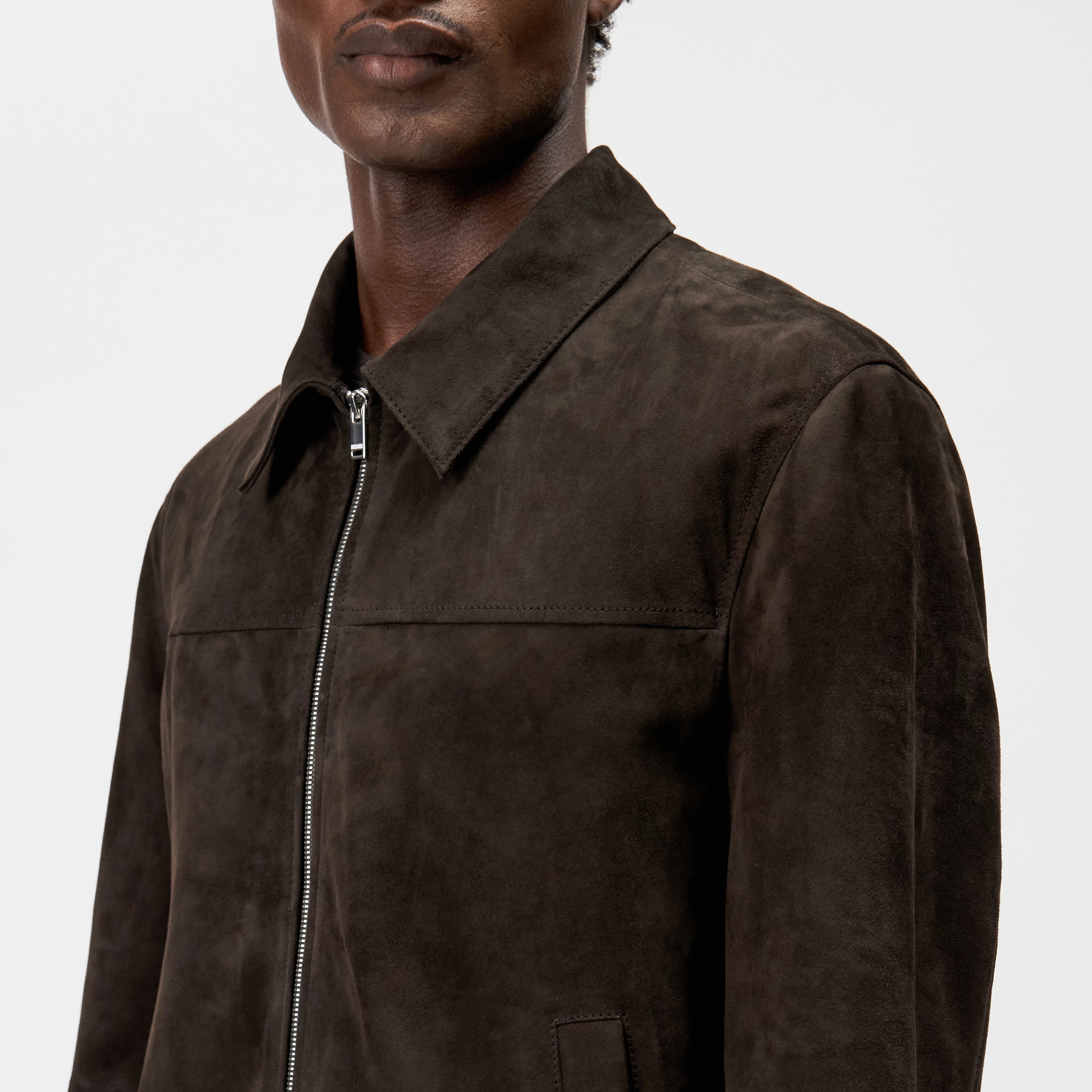 RIKKA_2 - Suede jacket - men - brown - Detailansicht am Model