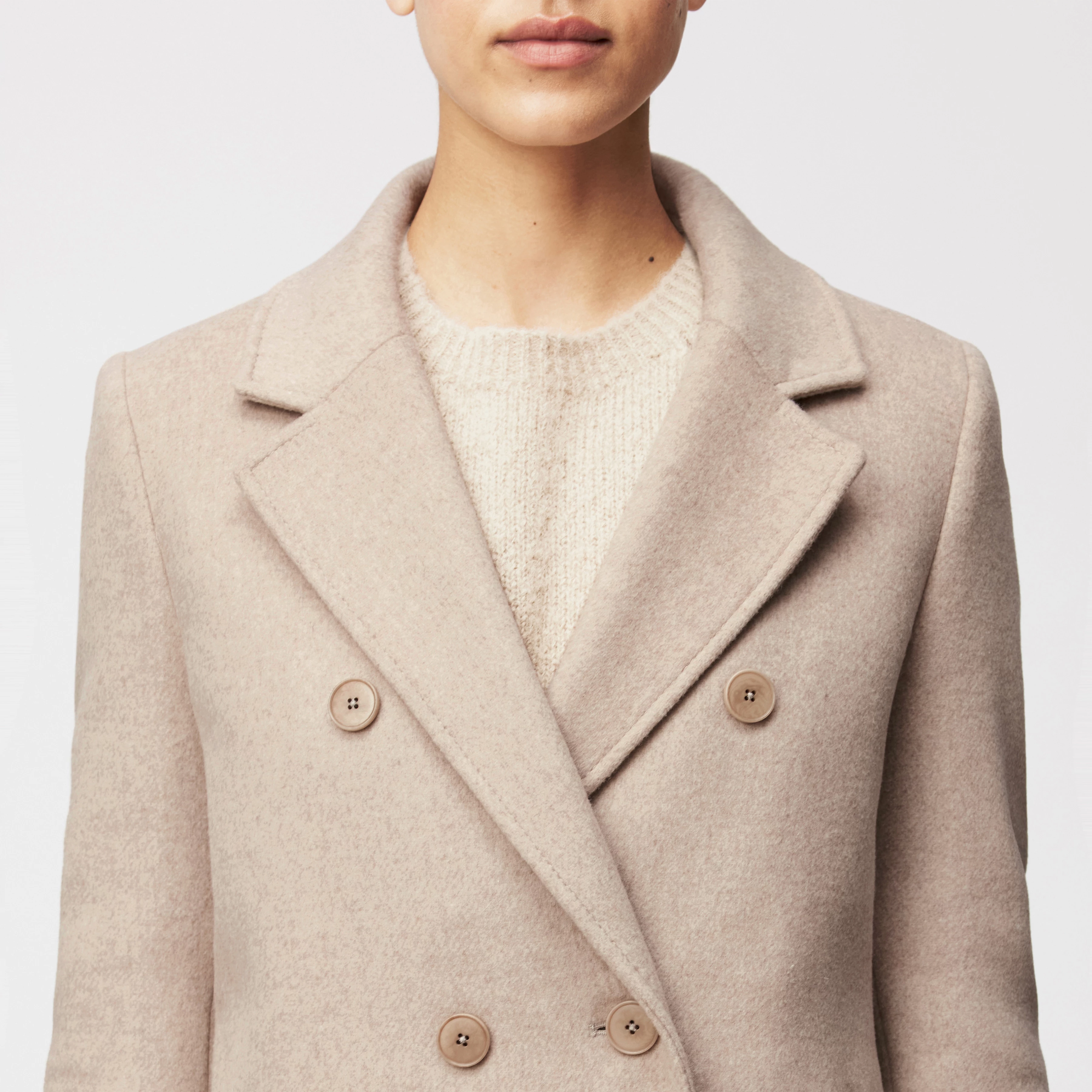 BRAMCOTE - Klassischer Blazermantel in Flanell - Damen - beige - Detailansicht am Model