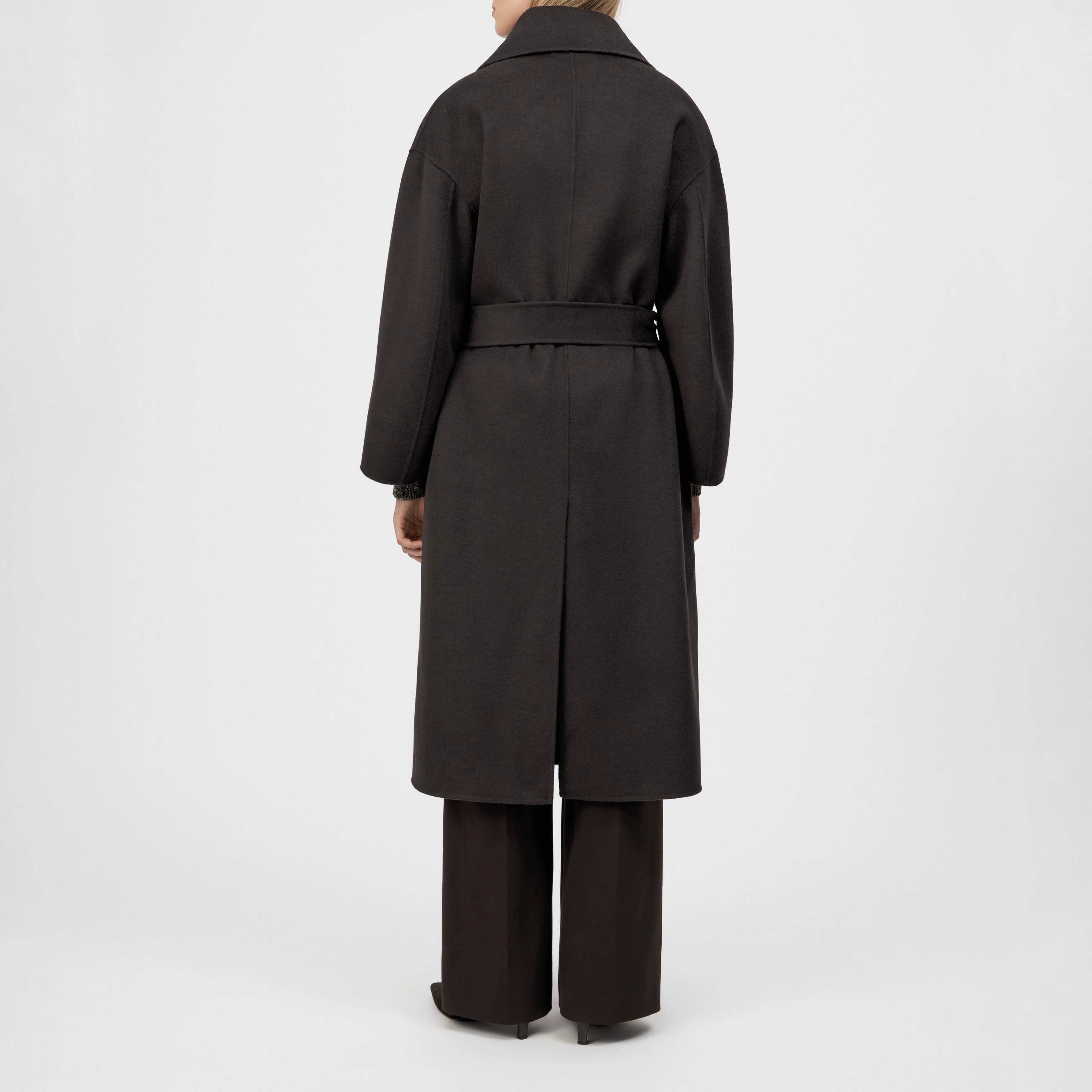 BUDBY_2 - Hüllenmantel mit Bindegürtel in Woll-Doubleface - Damen - braun - Rückansicht