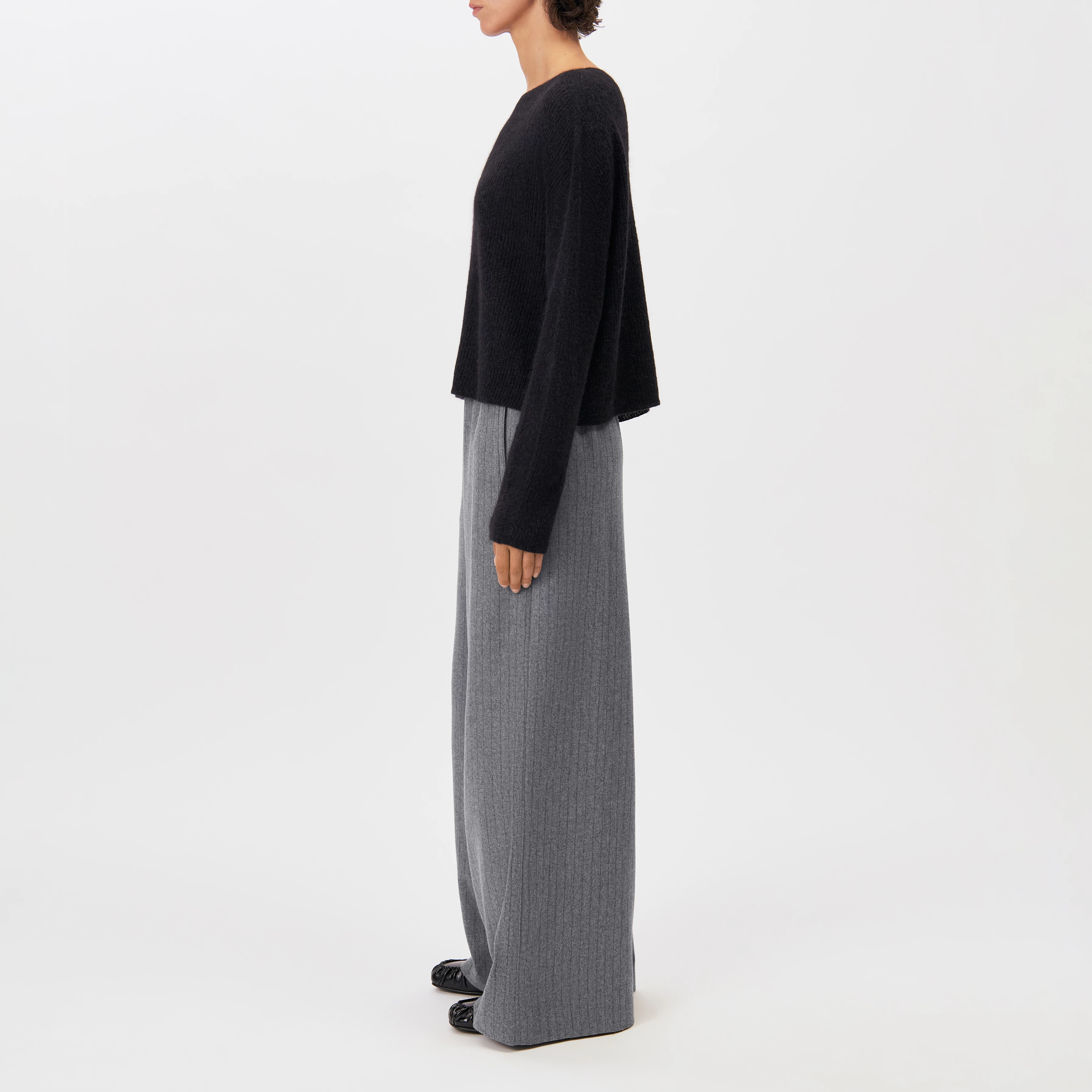 IMENY - Short Suri Alpaca blend jumper - women - black - Seitenansicht