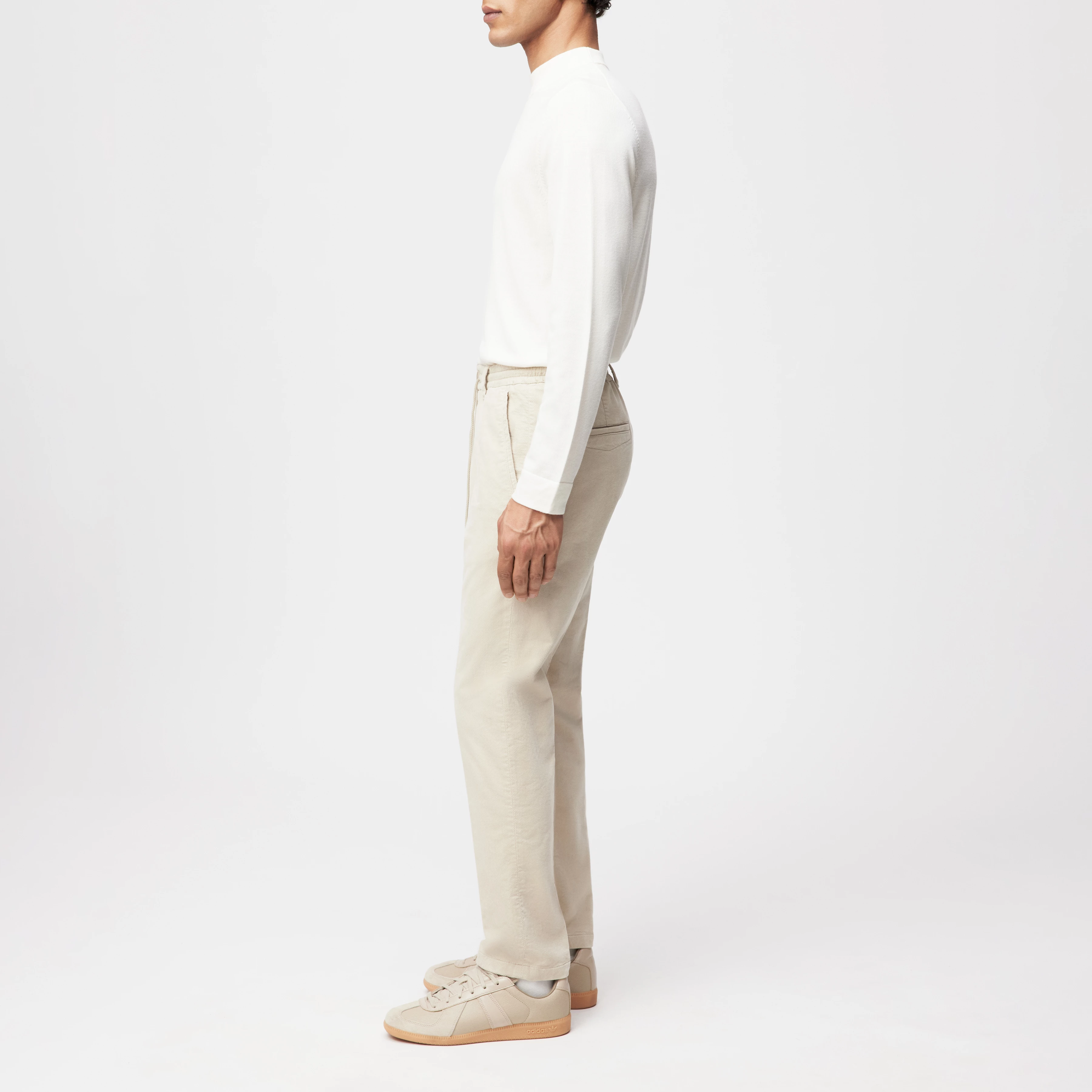 DEGER - Jogpants mit Tunnelzug in Samt - Herren - beige - Seitenansicht