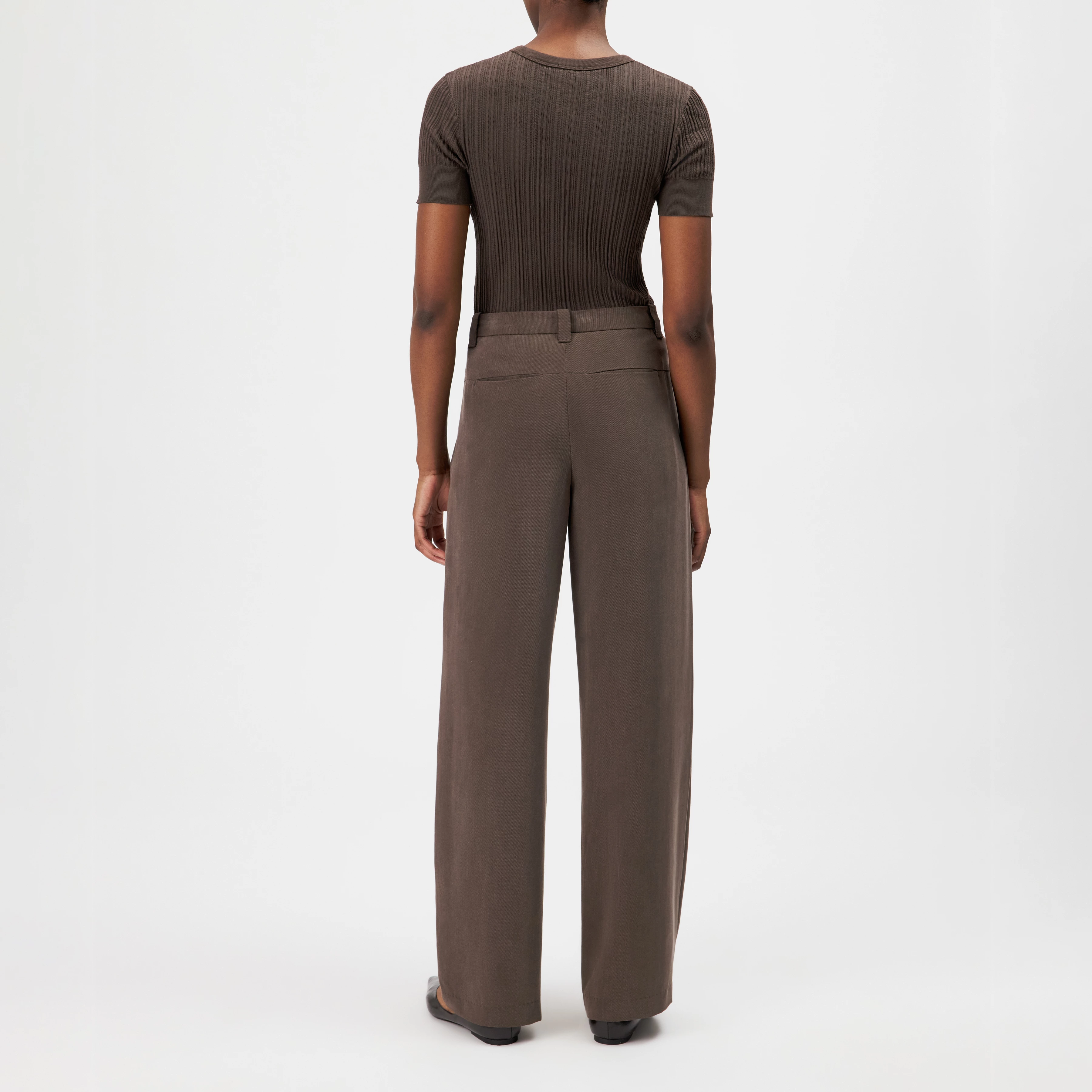 CRAWL - Pantalon à pinces en twill fluide - women - marron - Rückansicht