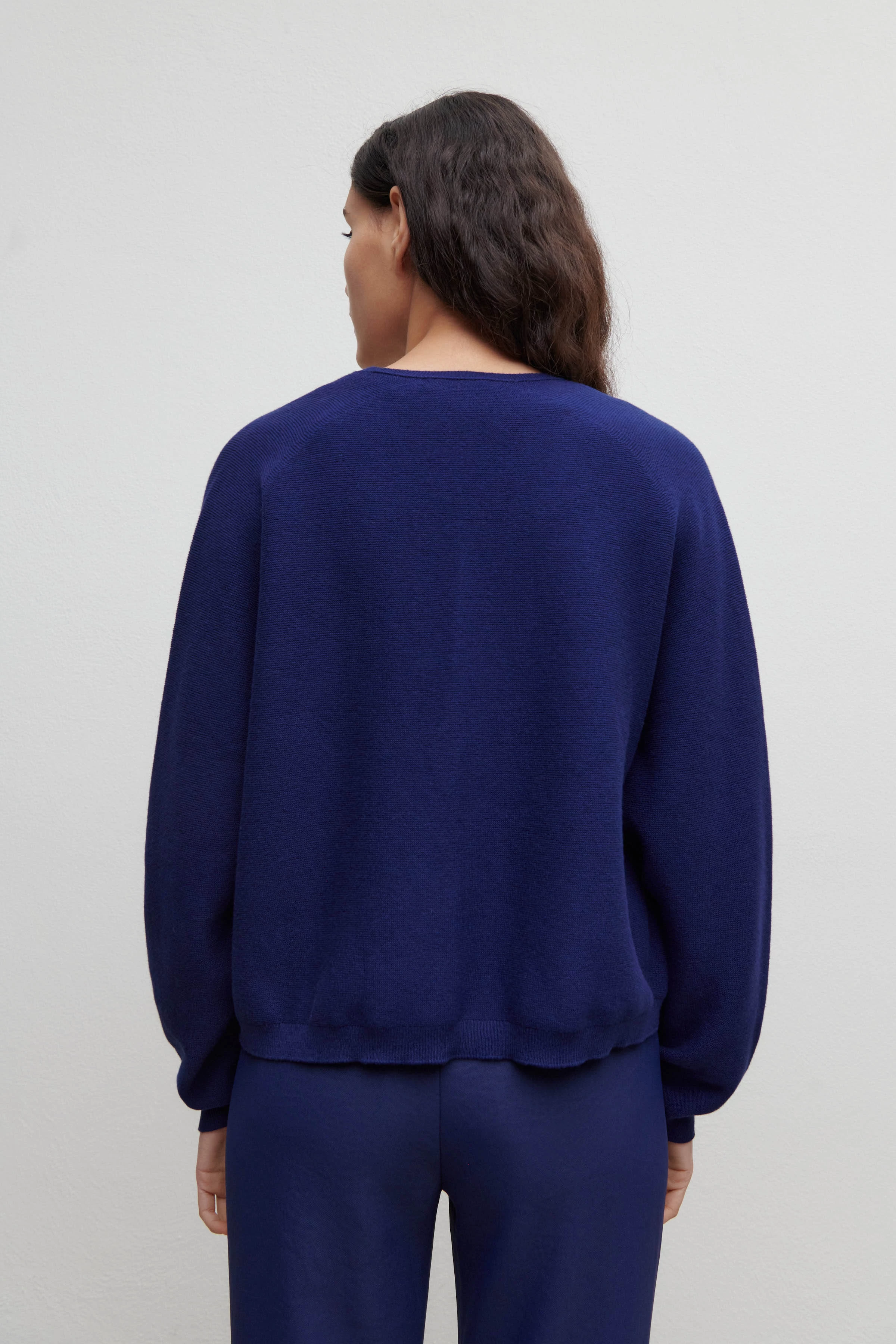 MANUMY - cleane Strickjacke - Damen - blau - Rückansicht