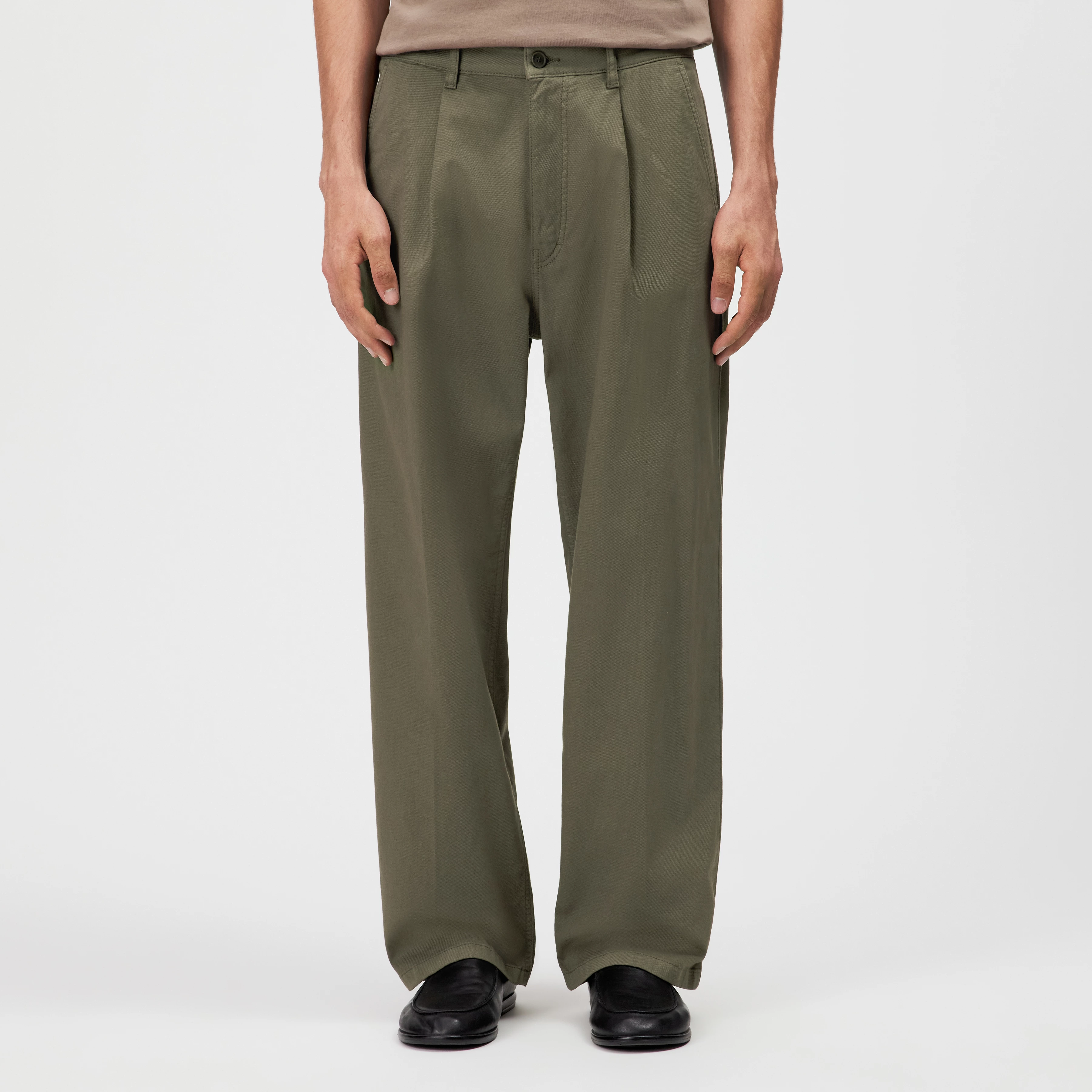 RIKKAD - Wide pleat-front cotton trousers - men - green - Frontansicht