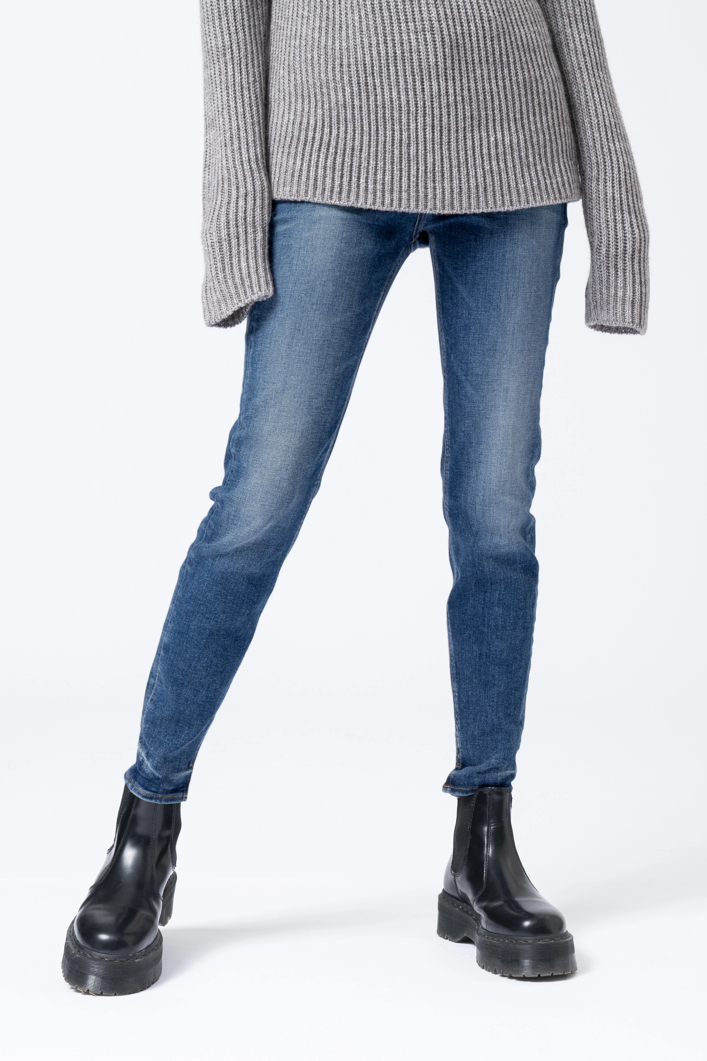 NEED - low-waist skinny denim - Damen - blau - Frontansicht