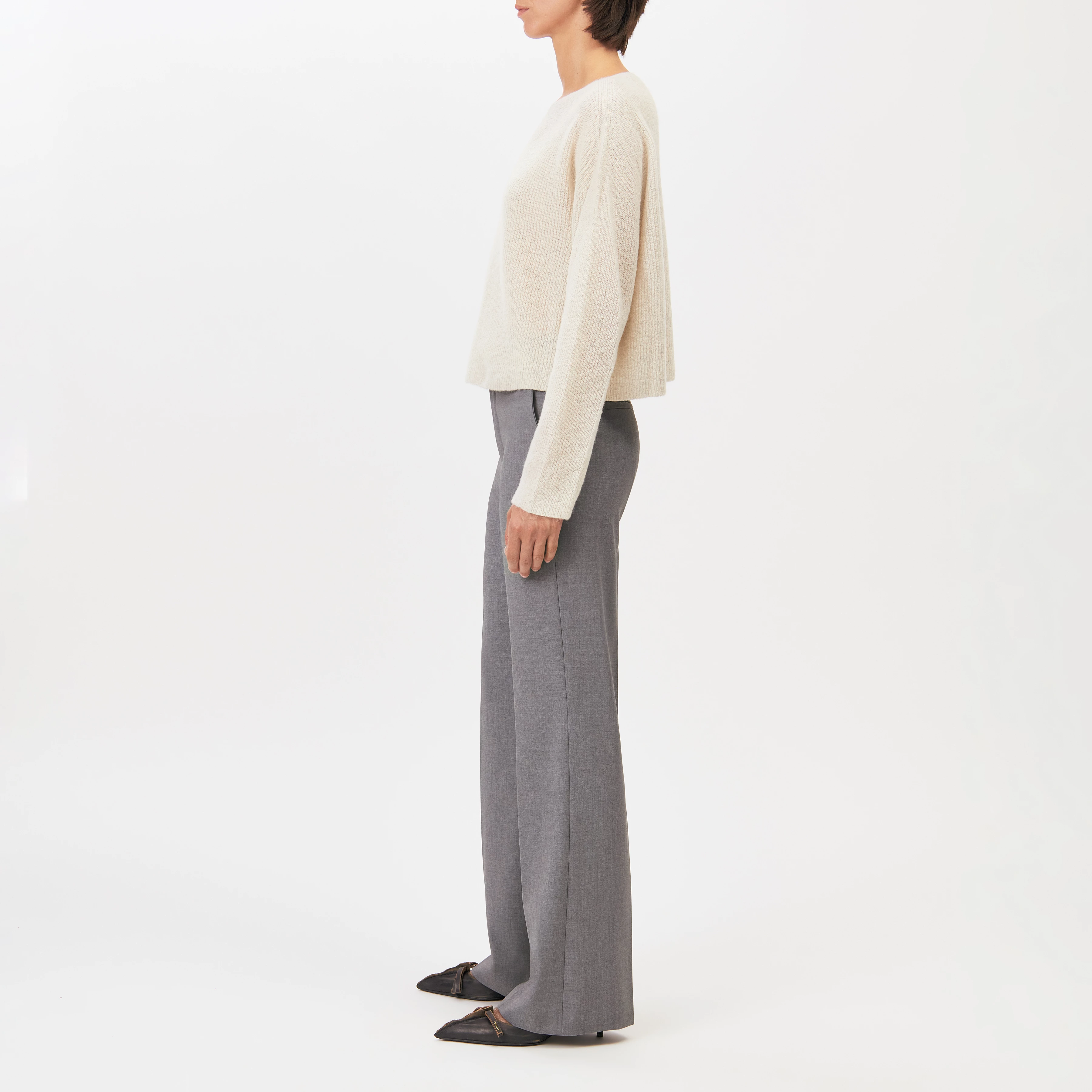 IMENY - Short Suri Alpaca blend jumper - women - beige - Seitenansicht