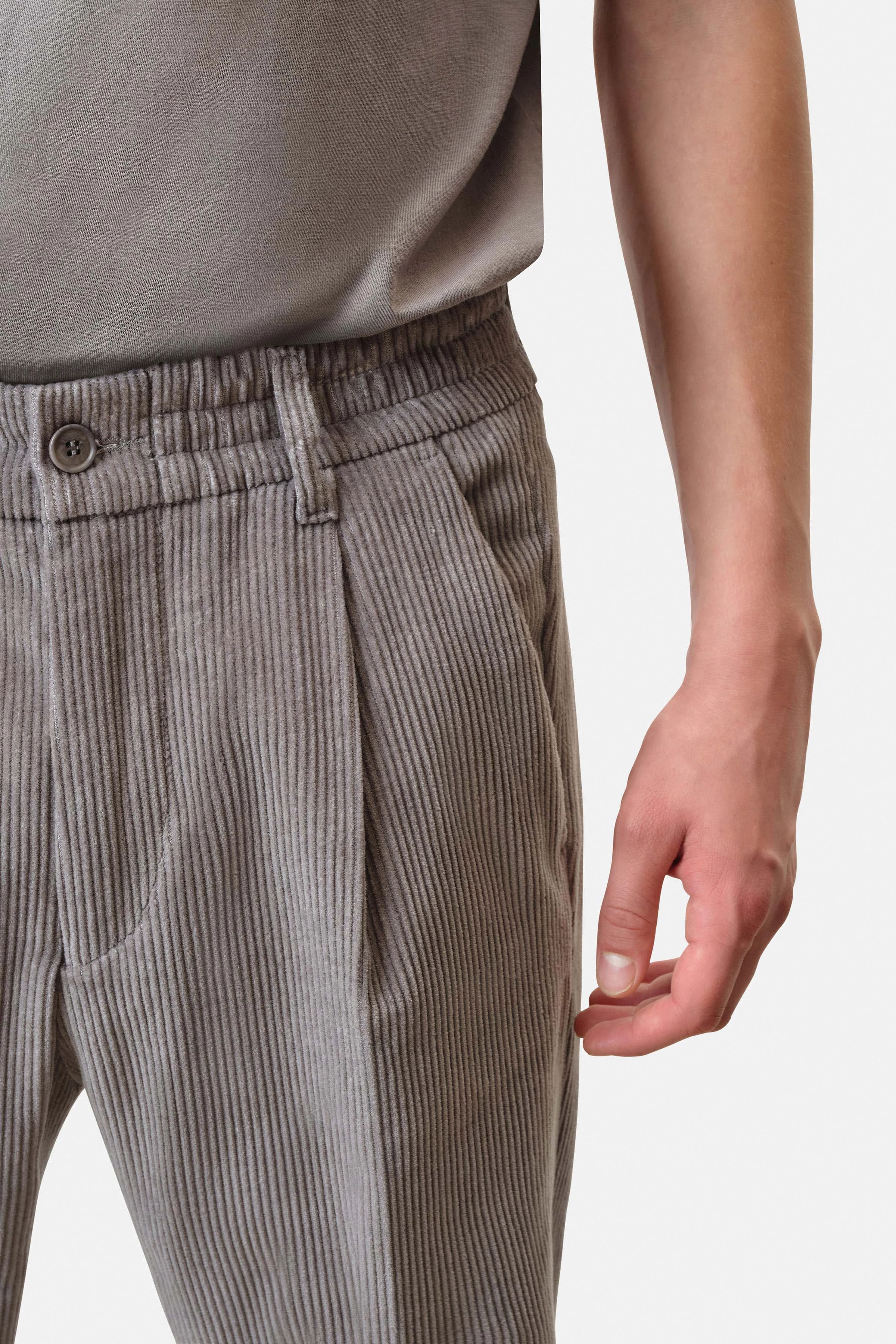 CHASY - casual trousers with pleat in corduroy - men - grey - Seitenansicht