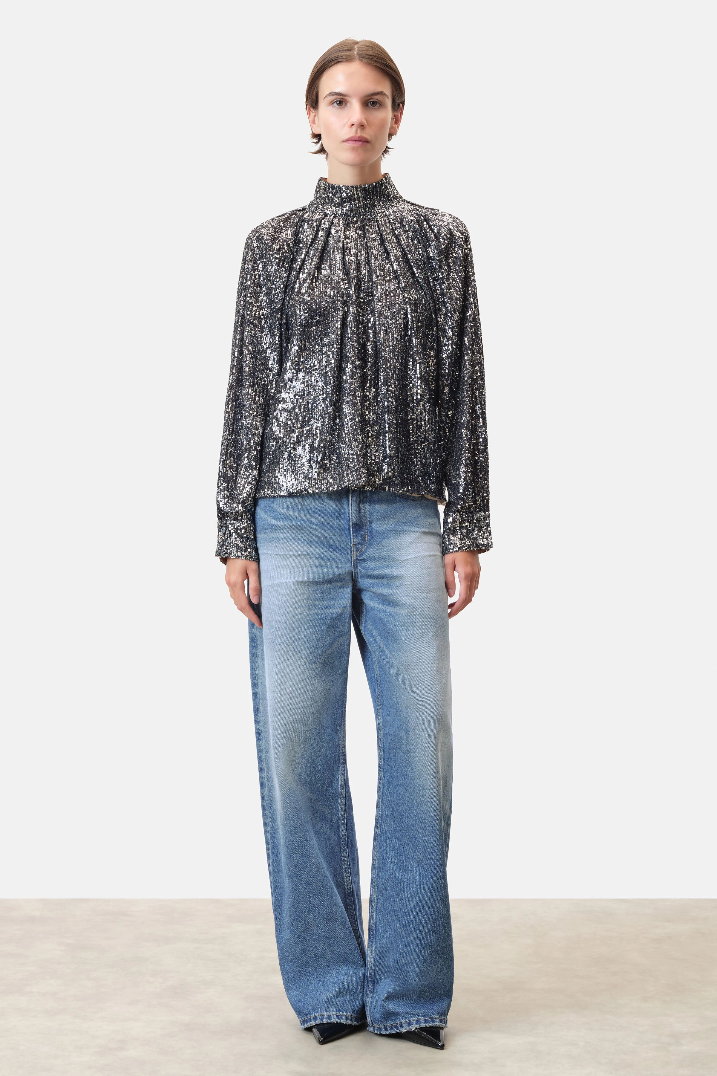 DRUNA - blouse with stand-up collar in printed sequin - women - blue - Ganzkörper-Frontansicht