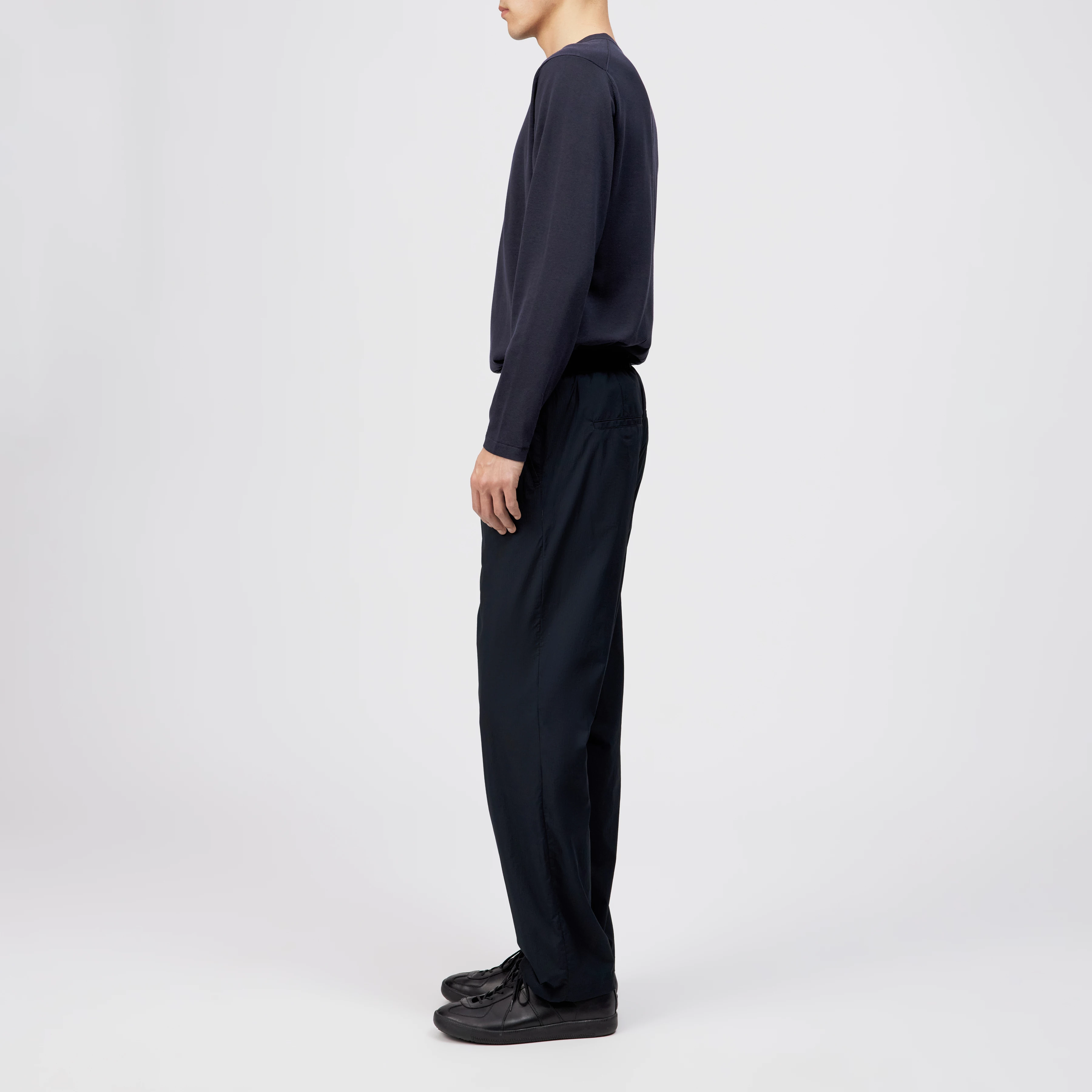 ACADO - Techno Fabric Jogging Pants - men - blue - Seitenansicht