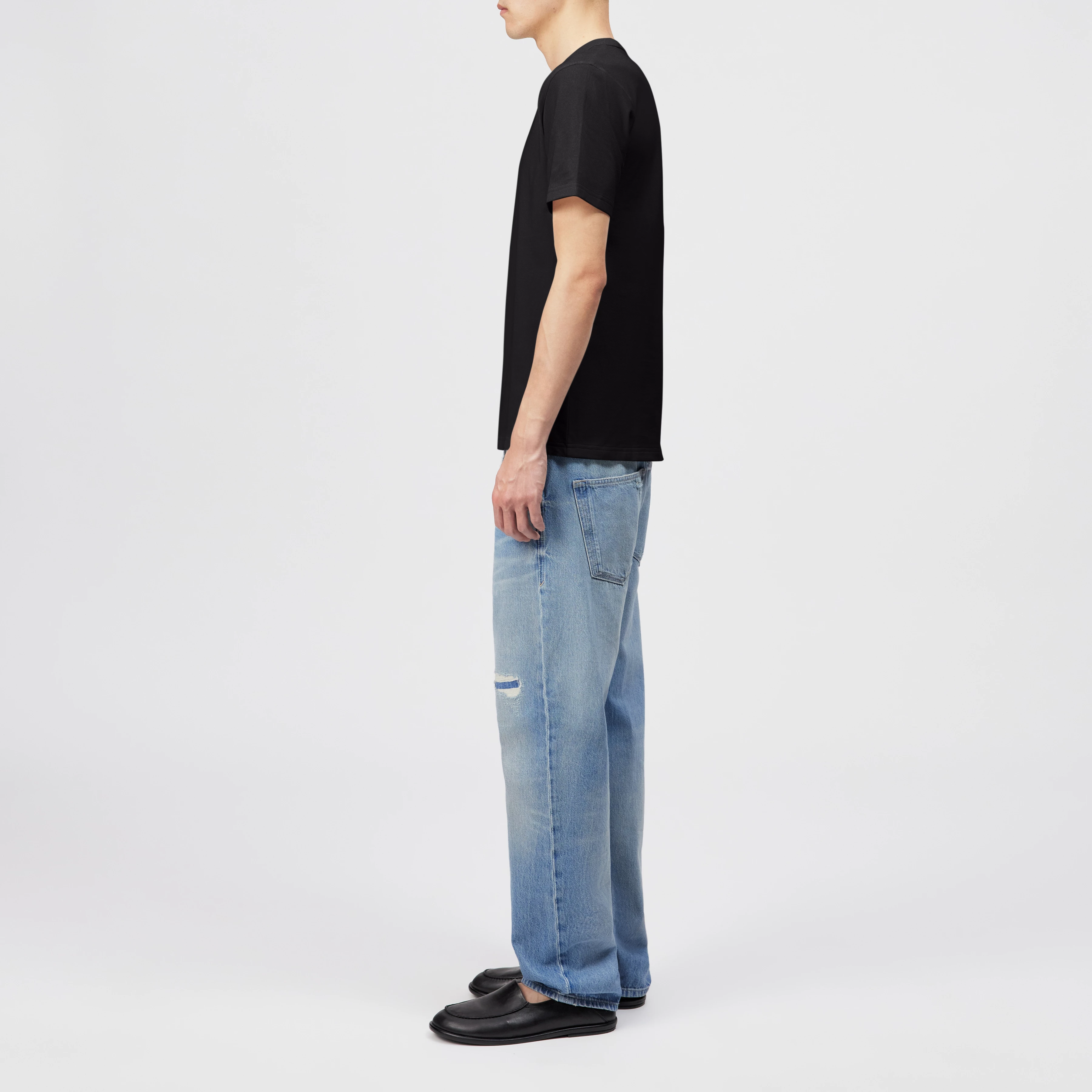 JULIENO - Slim Fit T-shirt in lightweight cotton jersey - men - black - Seitenansicht