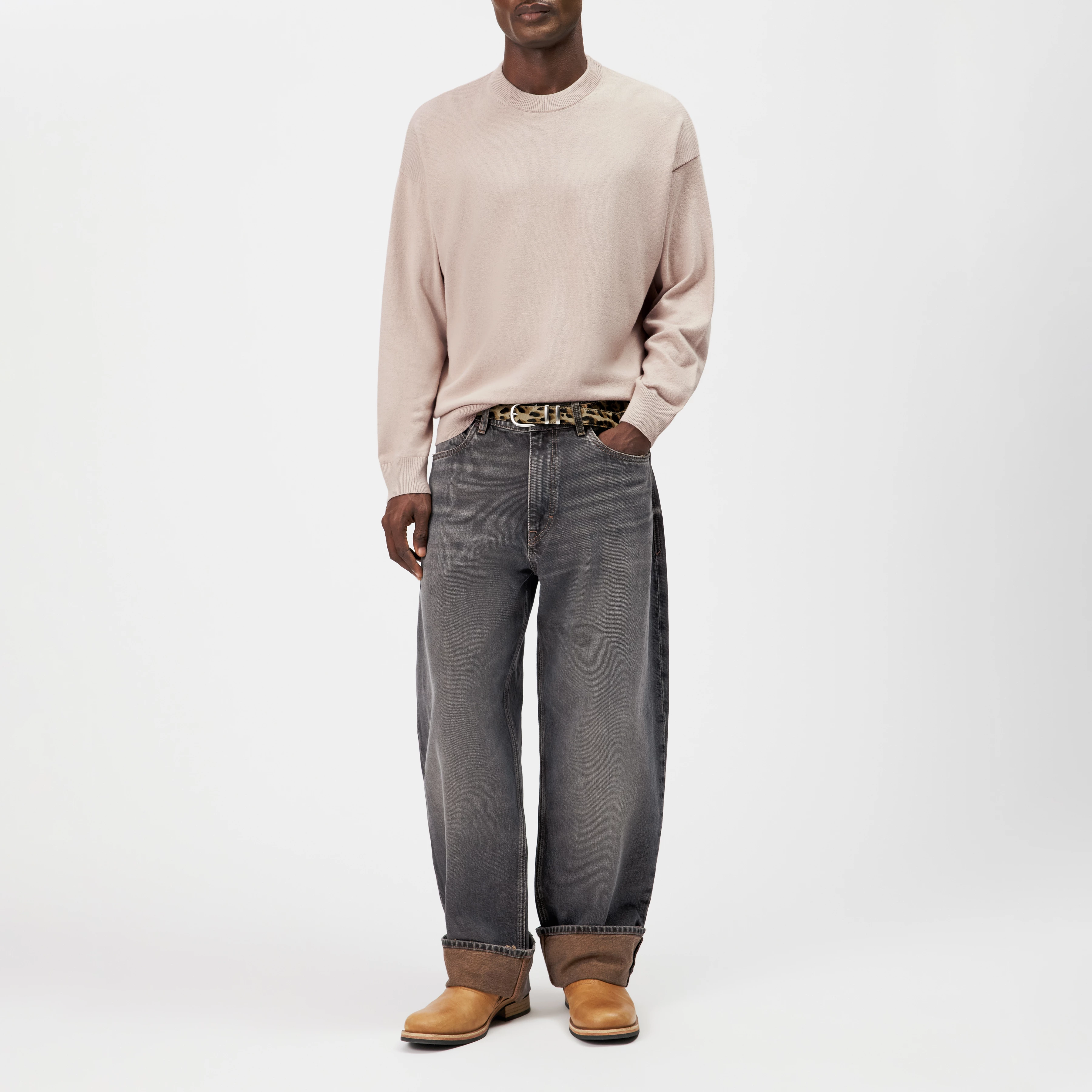 VALDRIK - Crew neck boxy fit jumper - men - beige - Ganzkörper-Frontansicht