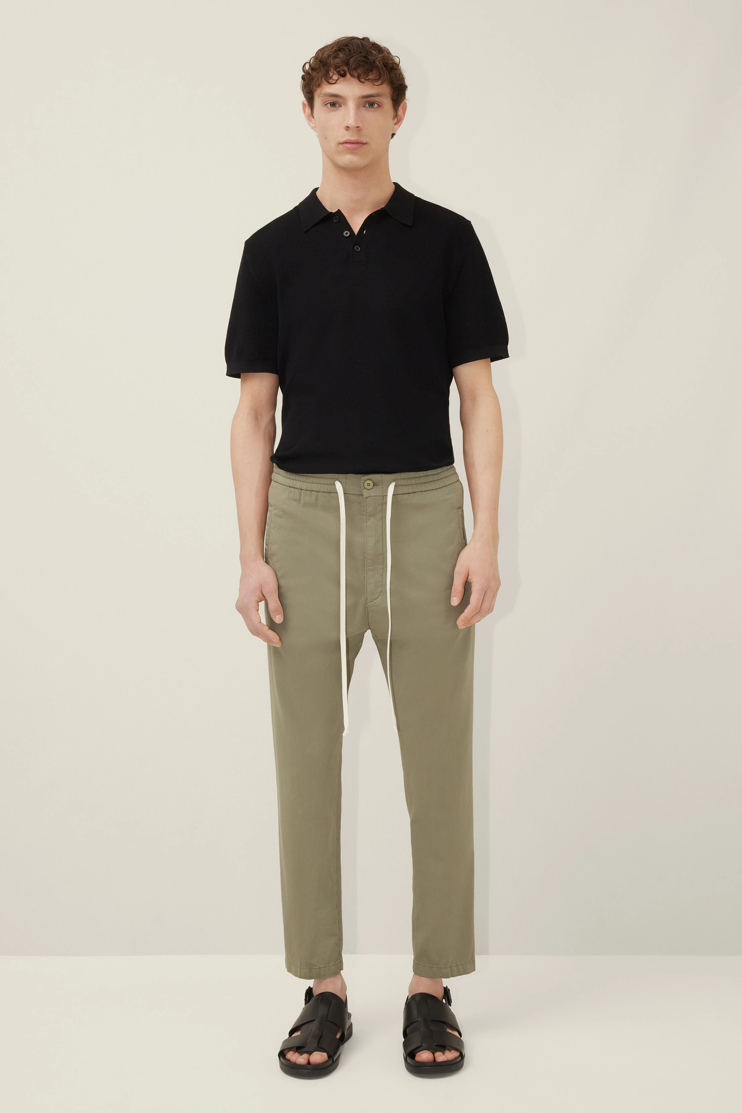JEGER - jogpants in bi-stretch cotton - men - green - Ganzkörper-Frontansicht