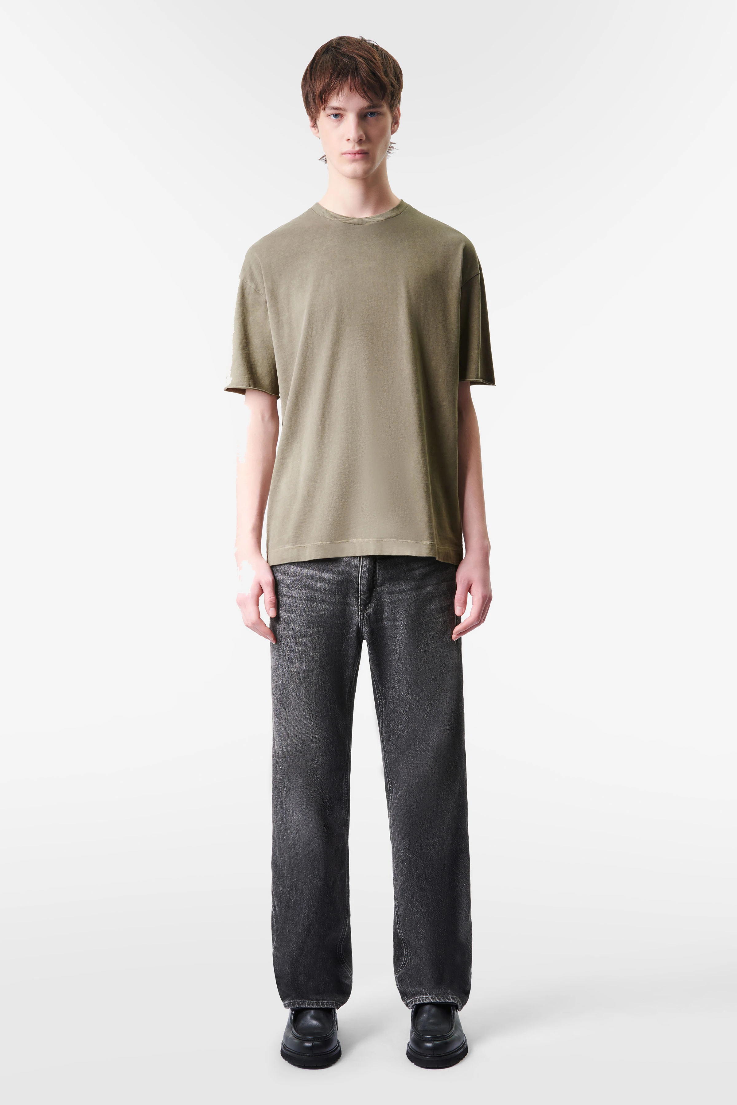 EROS - t-shirt with rolled edge in a washed look - men - green - Ganzkörper-Frontansicht