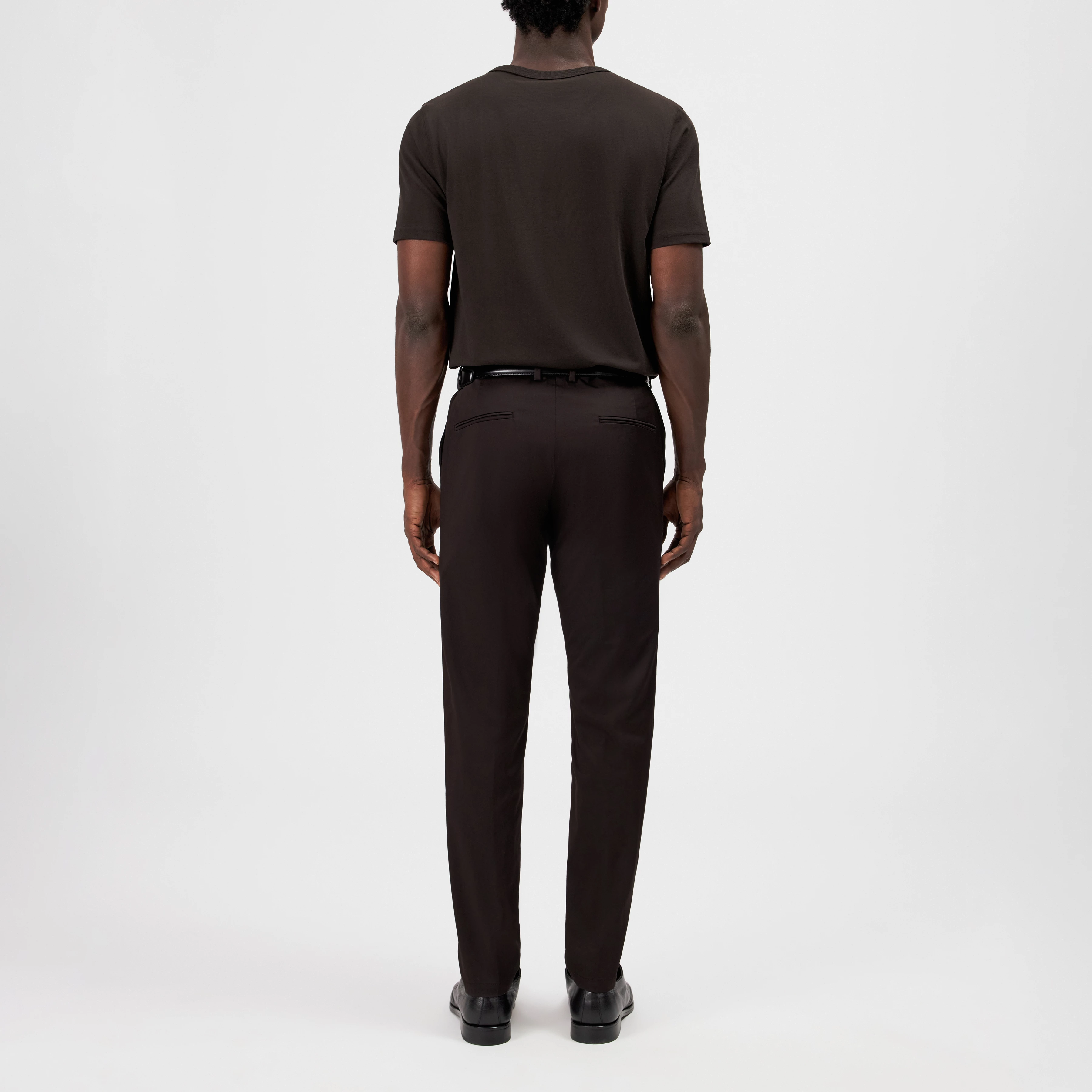 AJEND - Ready-made trousers in cotton gabardine - men - brown - Rückansicht