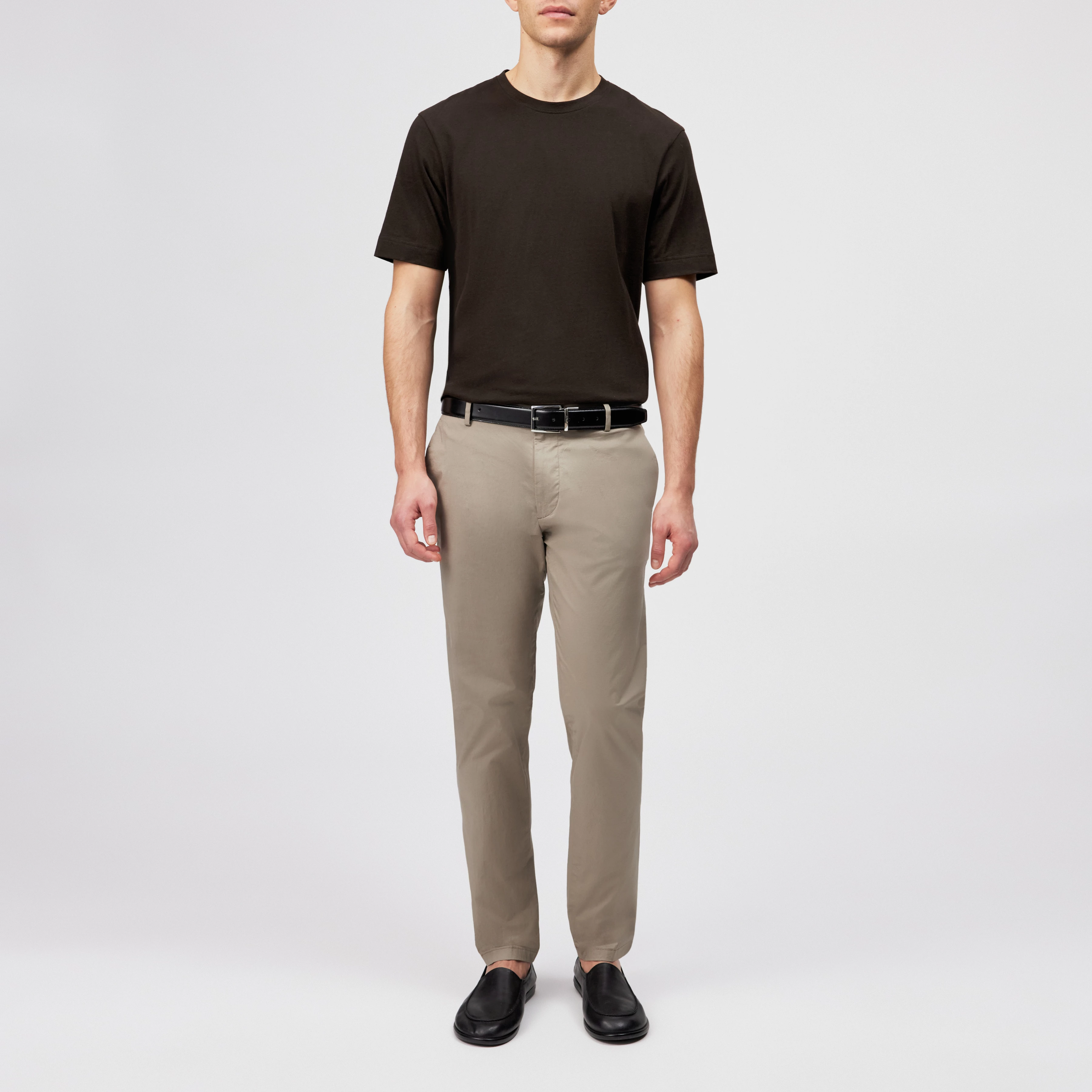 AJEND - Ready-made trousers in cotton gabardine - men - beige - Ganzkörper-Frontansicht