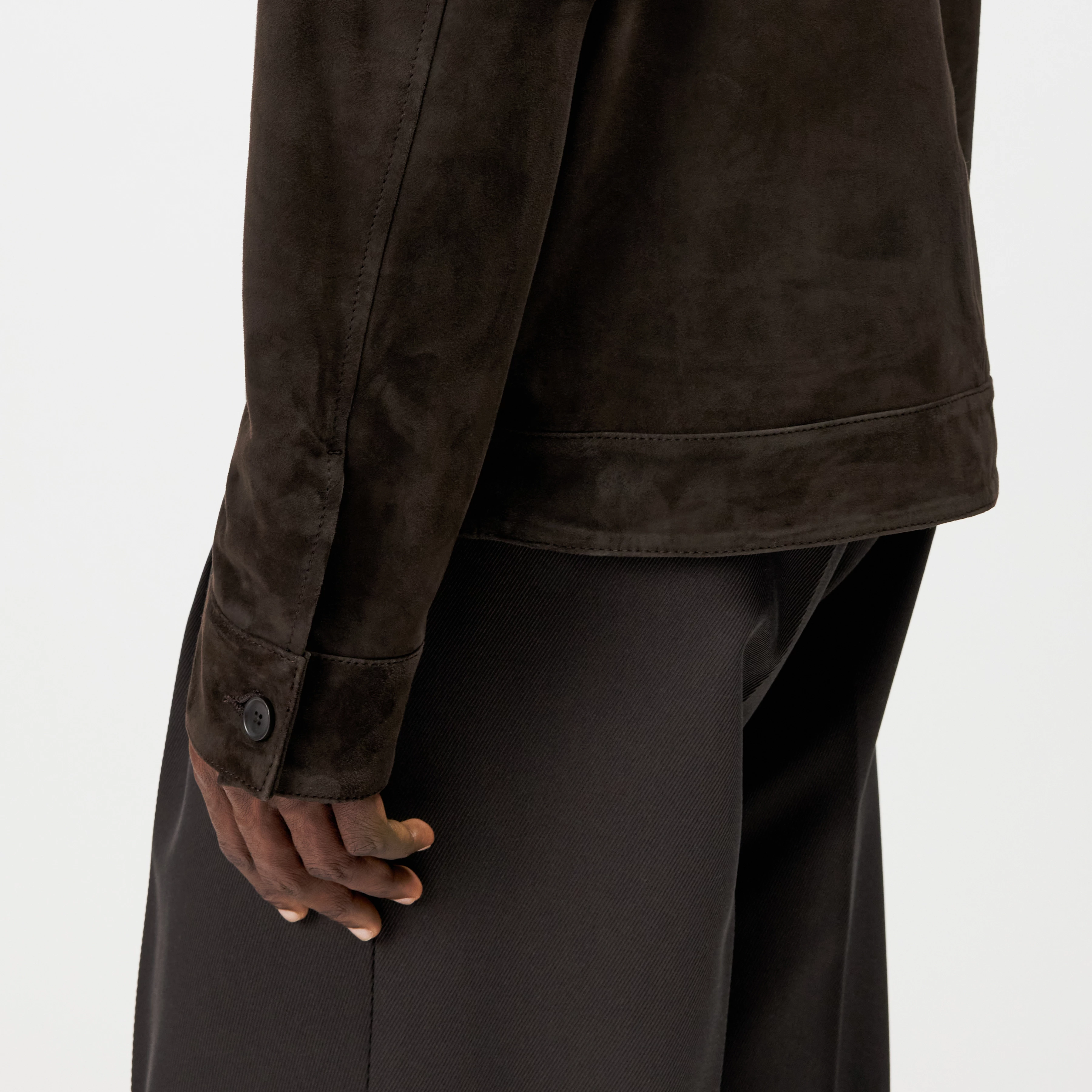 RIKKA_2 - Suede jacket - men - brown - Detailansicht am Model