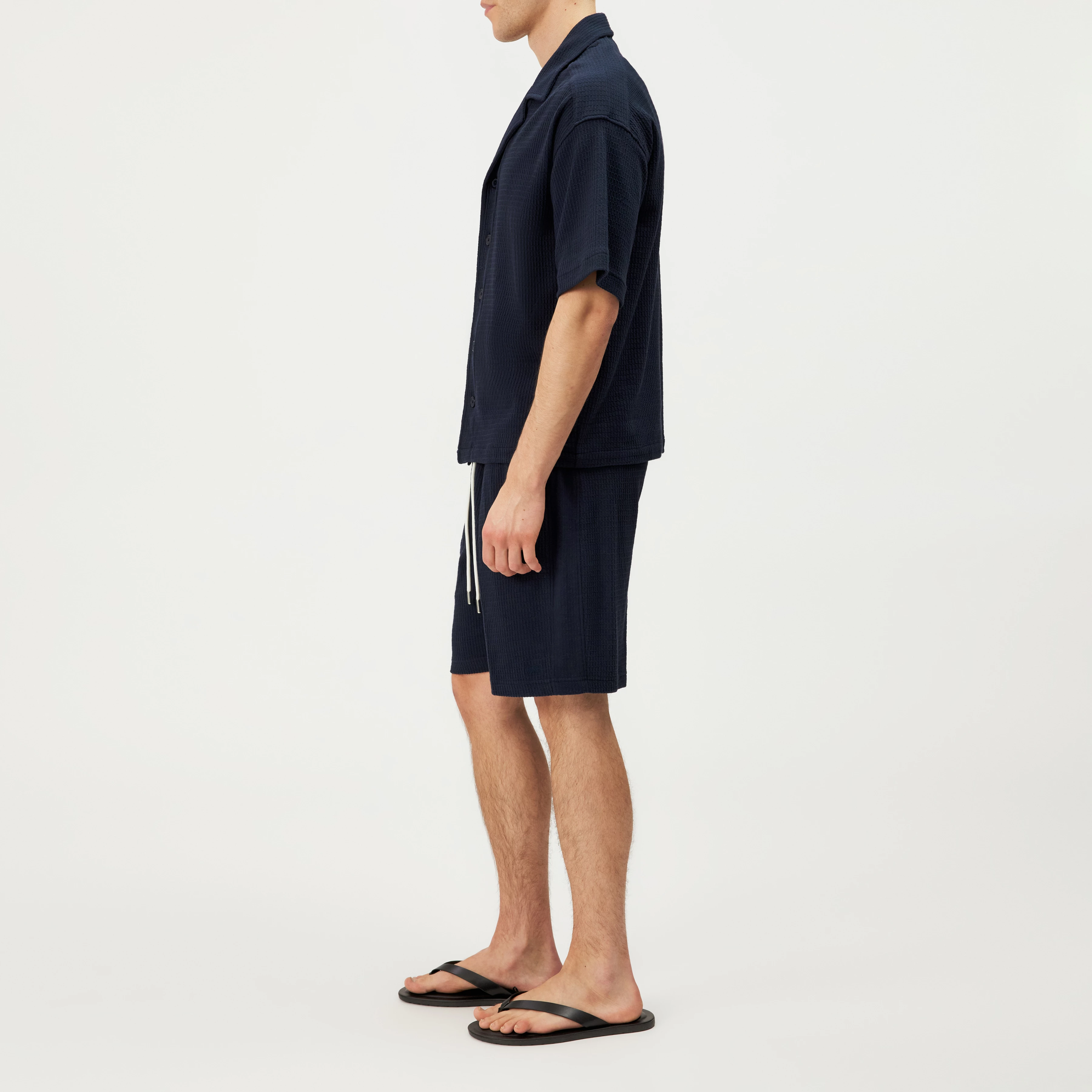 BASIIL - Relaxed Fit short-sleeve shirt in Dry Touch cotton - men - blue - Seitenansicht