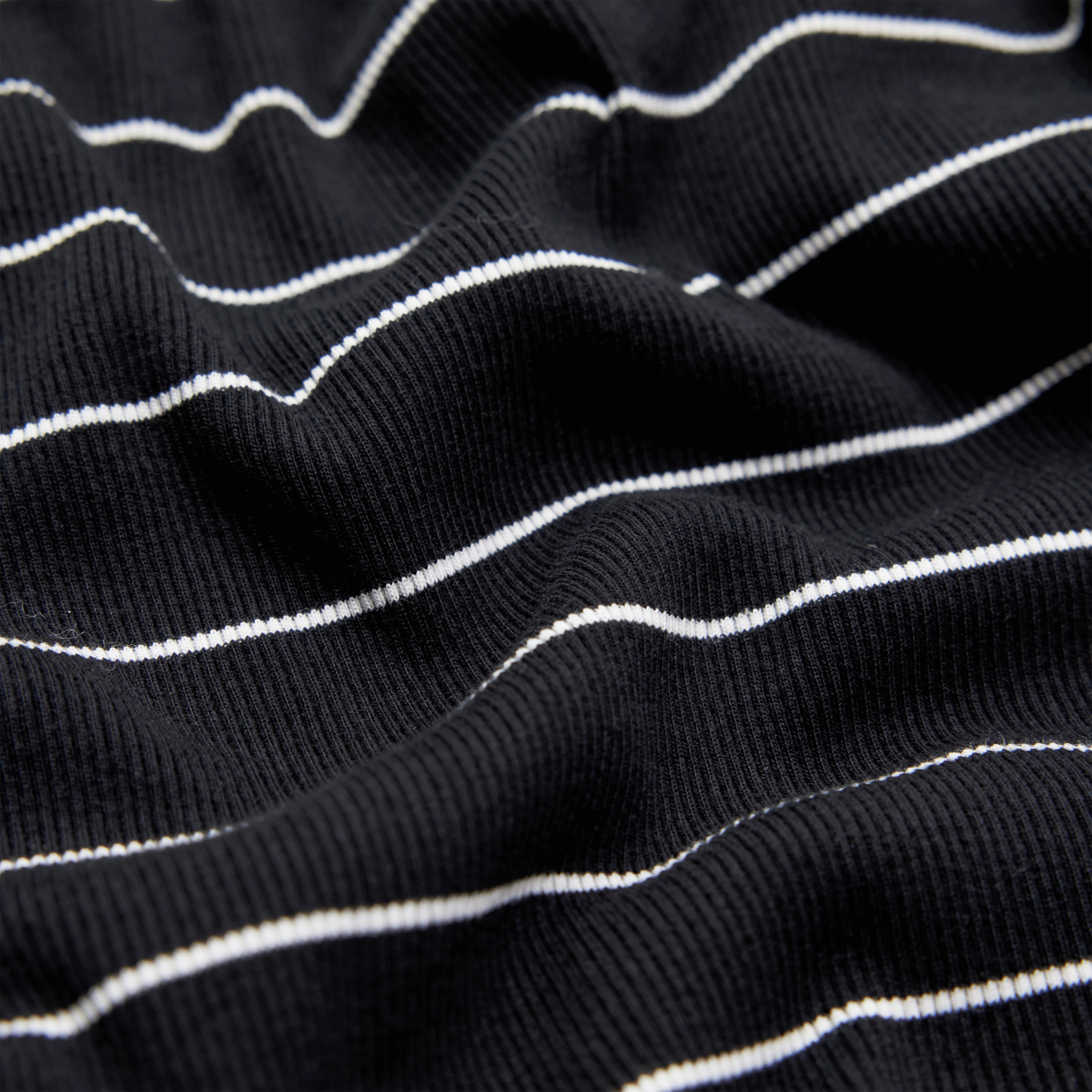 NURIT - Schmales Longsleeve in Baumwoll-Rippe - Damen - schwarz - Materialbild (B2C)