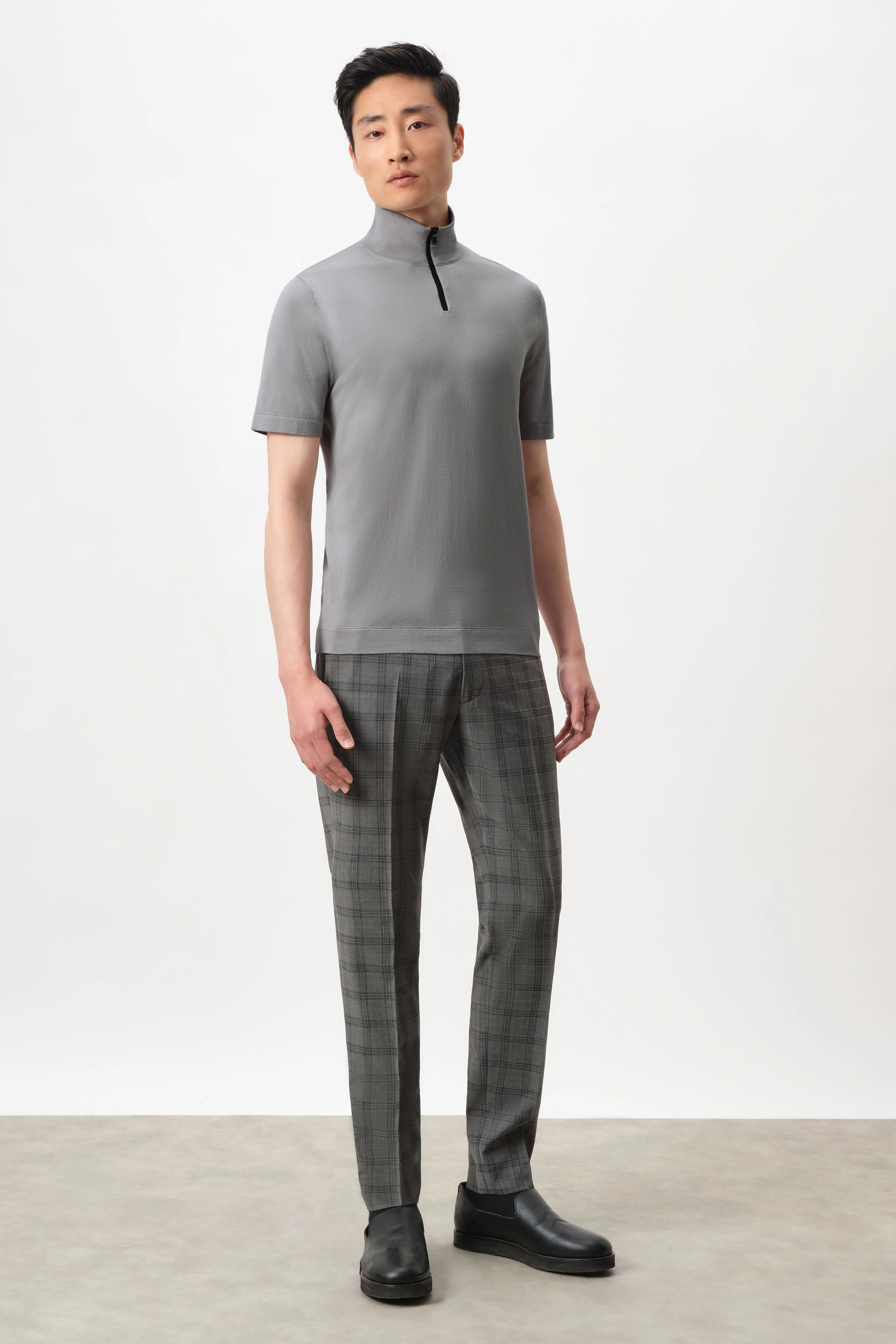 LEANDER - lightweight zip polo - men - grey - Ganzkörper-Frontansicht