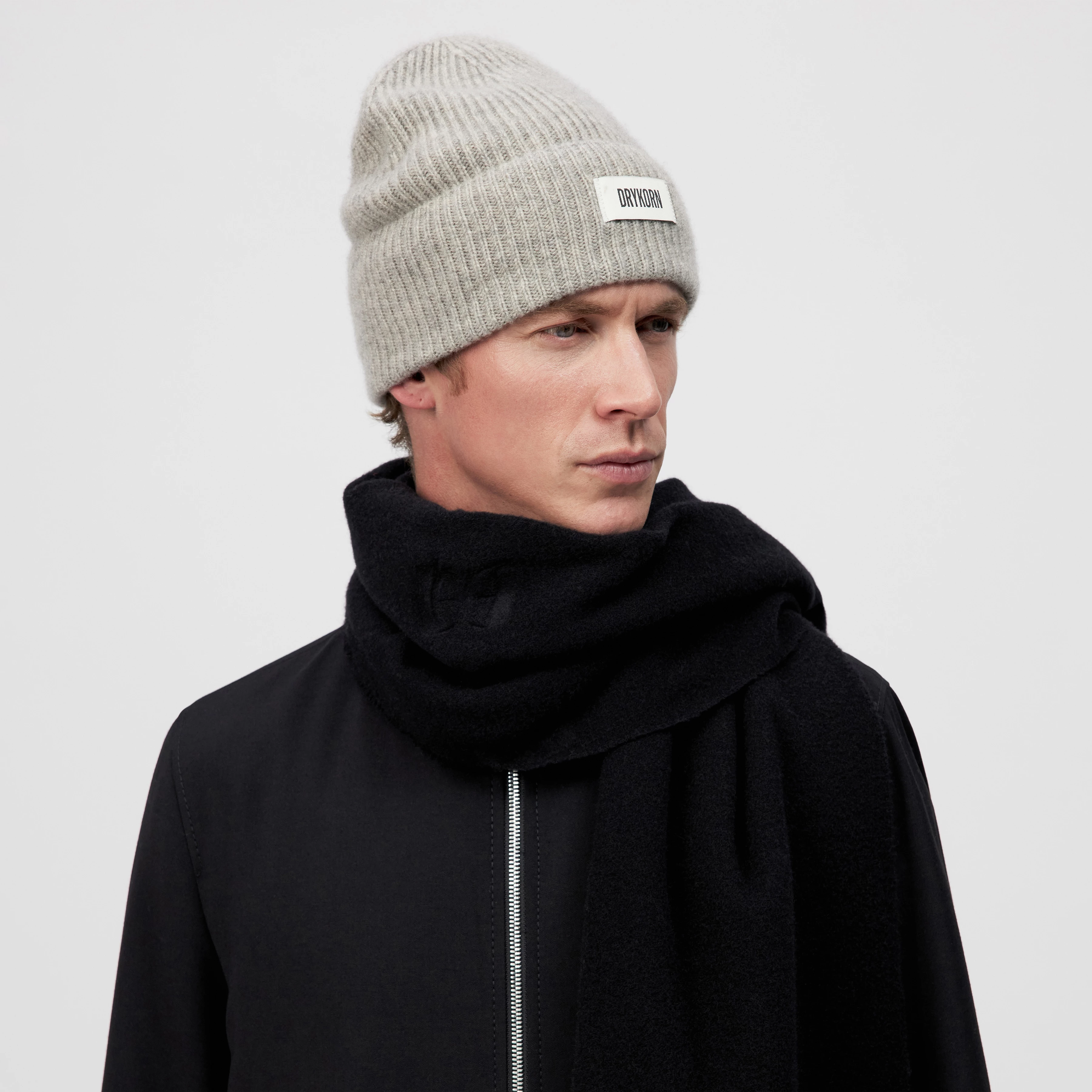 LOAH - Beanie in 100% Kaschmir - Unisex - beige - Seitenansicht