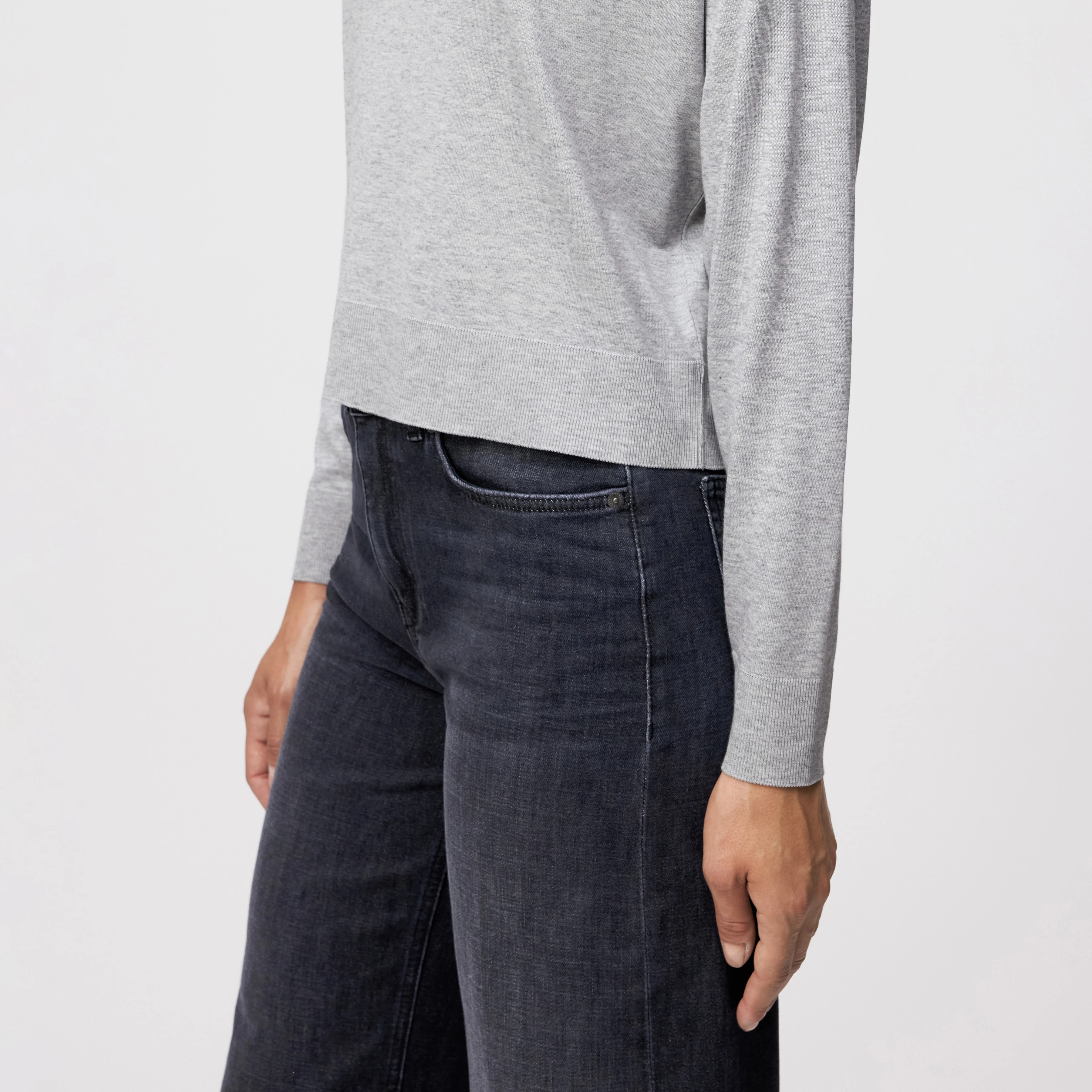 KORINA - Batwing long-sleeved top in lyocell-cotton blend - women - grey - Detailansicht am Model
