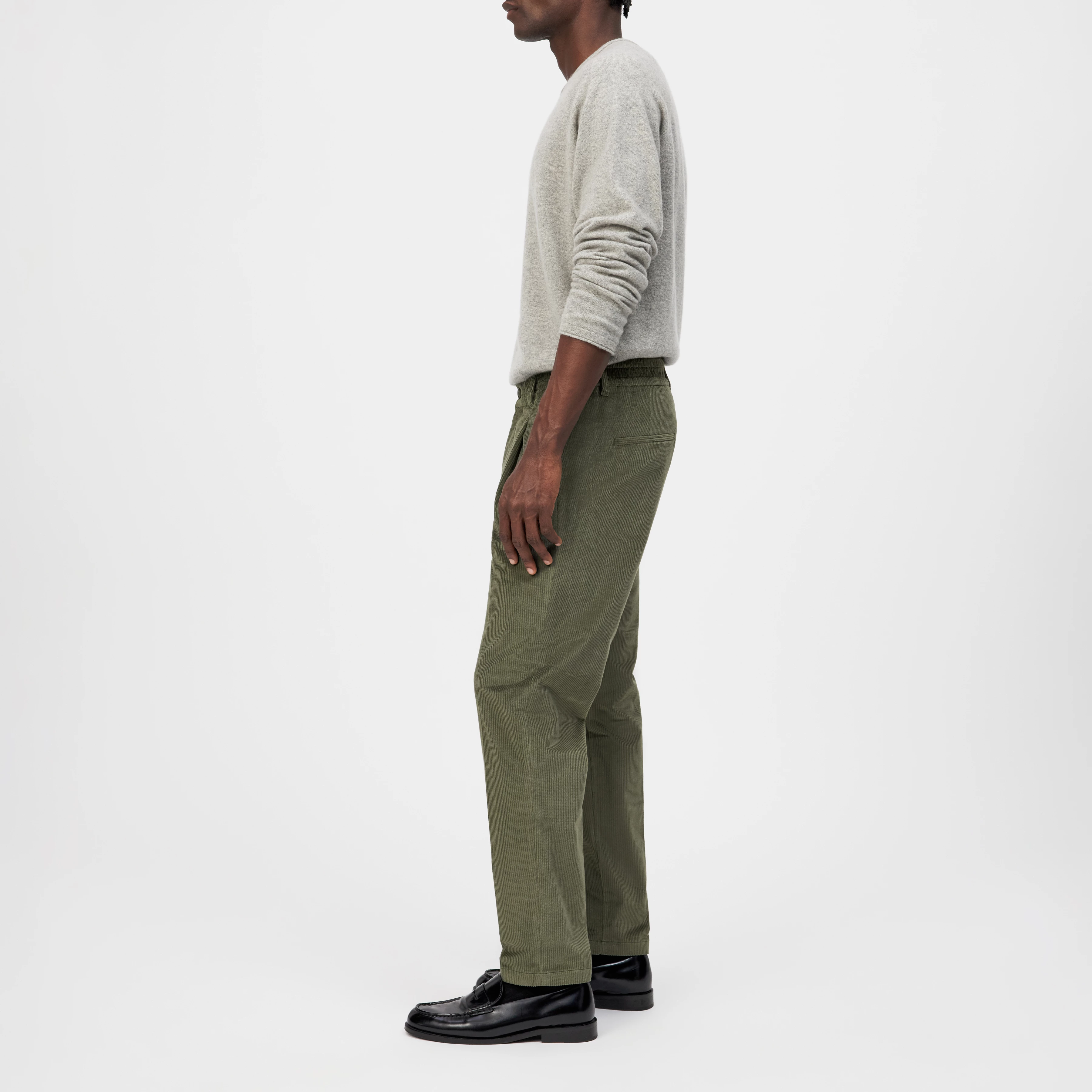 CHASY - Casual Hose mit Bundfalte in Baumwoll-Cord - Herren - grün - Seitenansicht