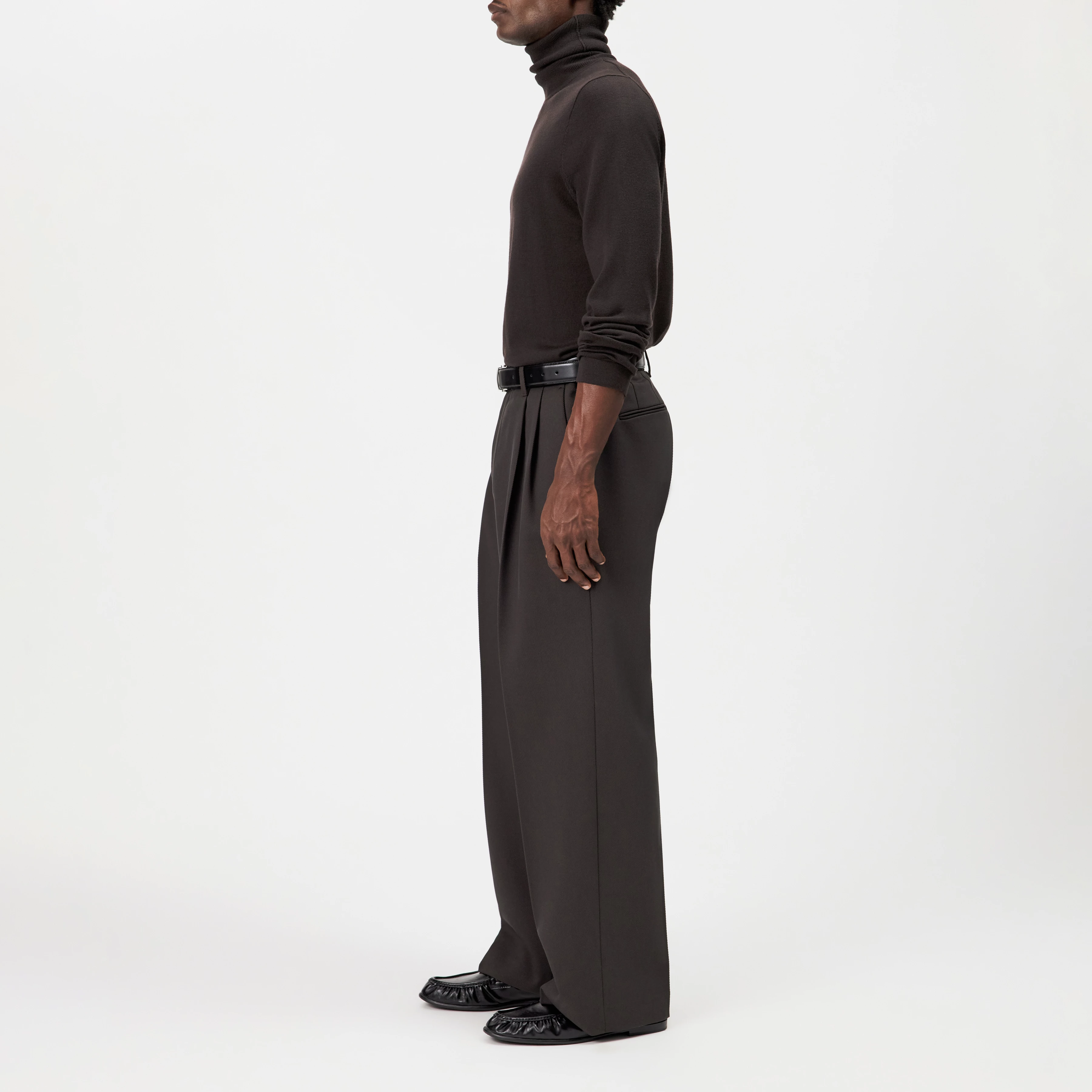 JOEY - Turtleneck jumper in 100% merino wool - men - brown - Seitenansicht