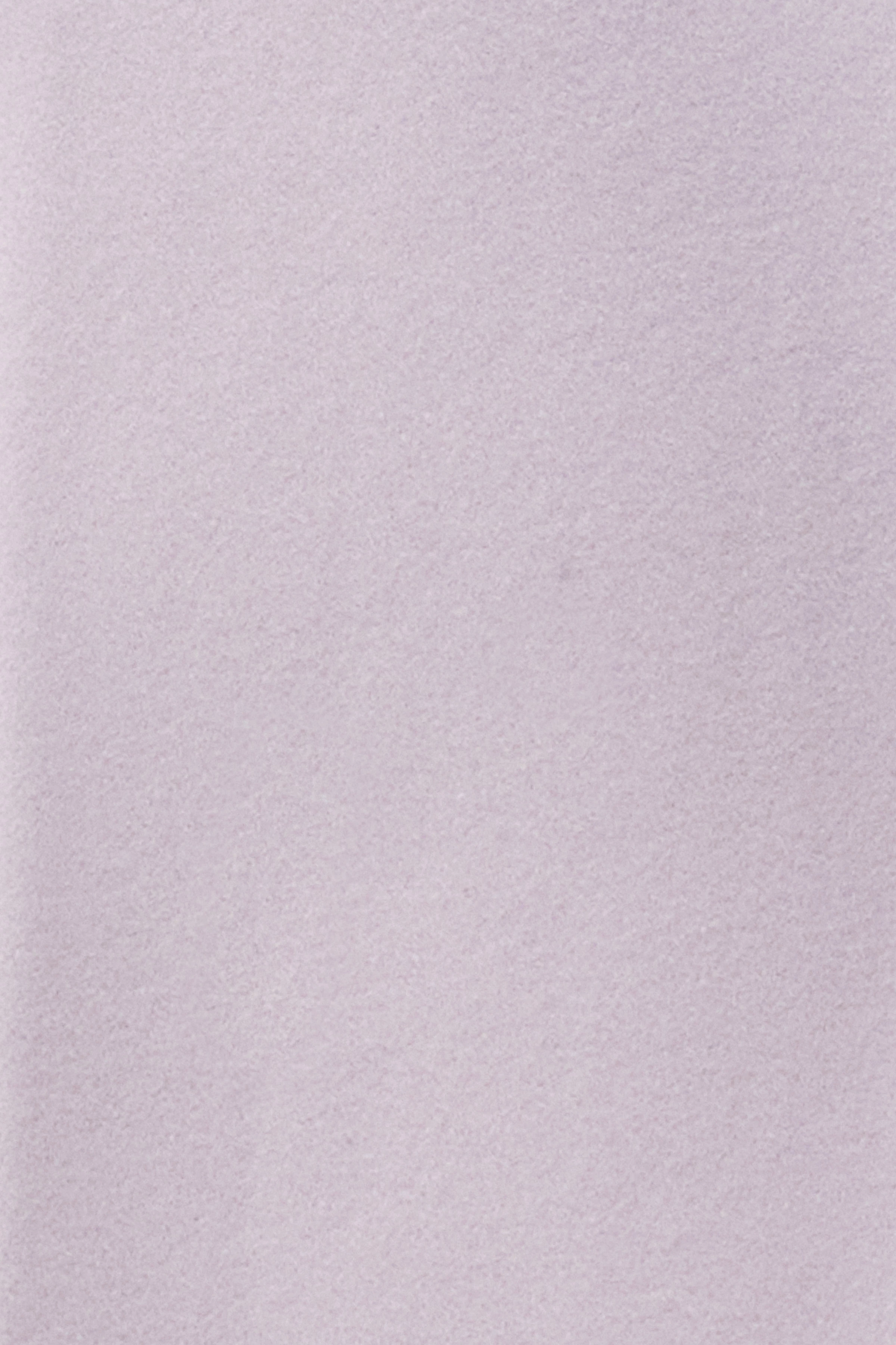 THEYDON - oversized Mantel in Wollflausch - Damen - lila - Detailansicht am Model