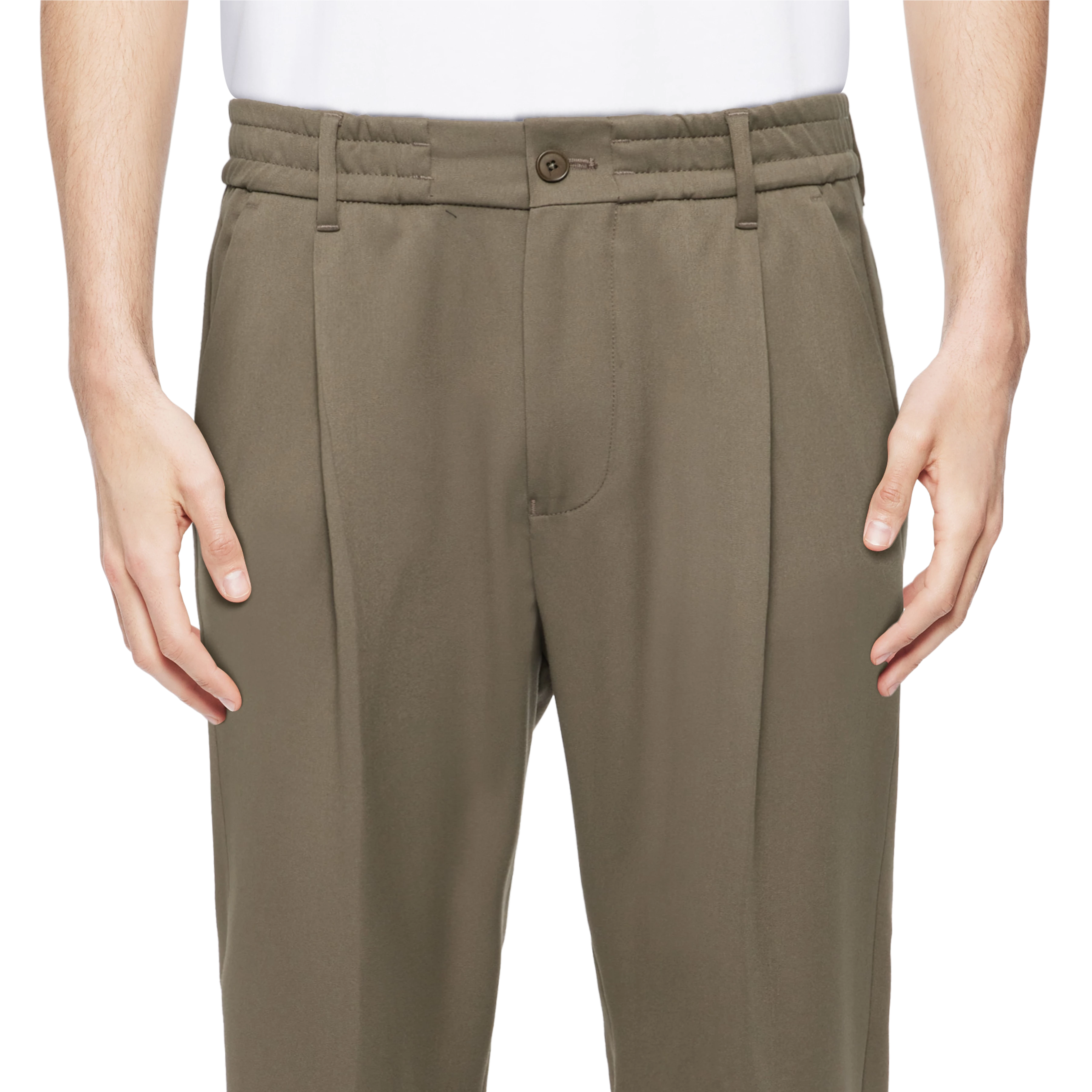 CHASY_RGLR - Casual trousers with pleats in heavy satin - men - green - Detailansicht am Model