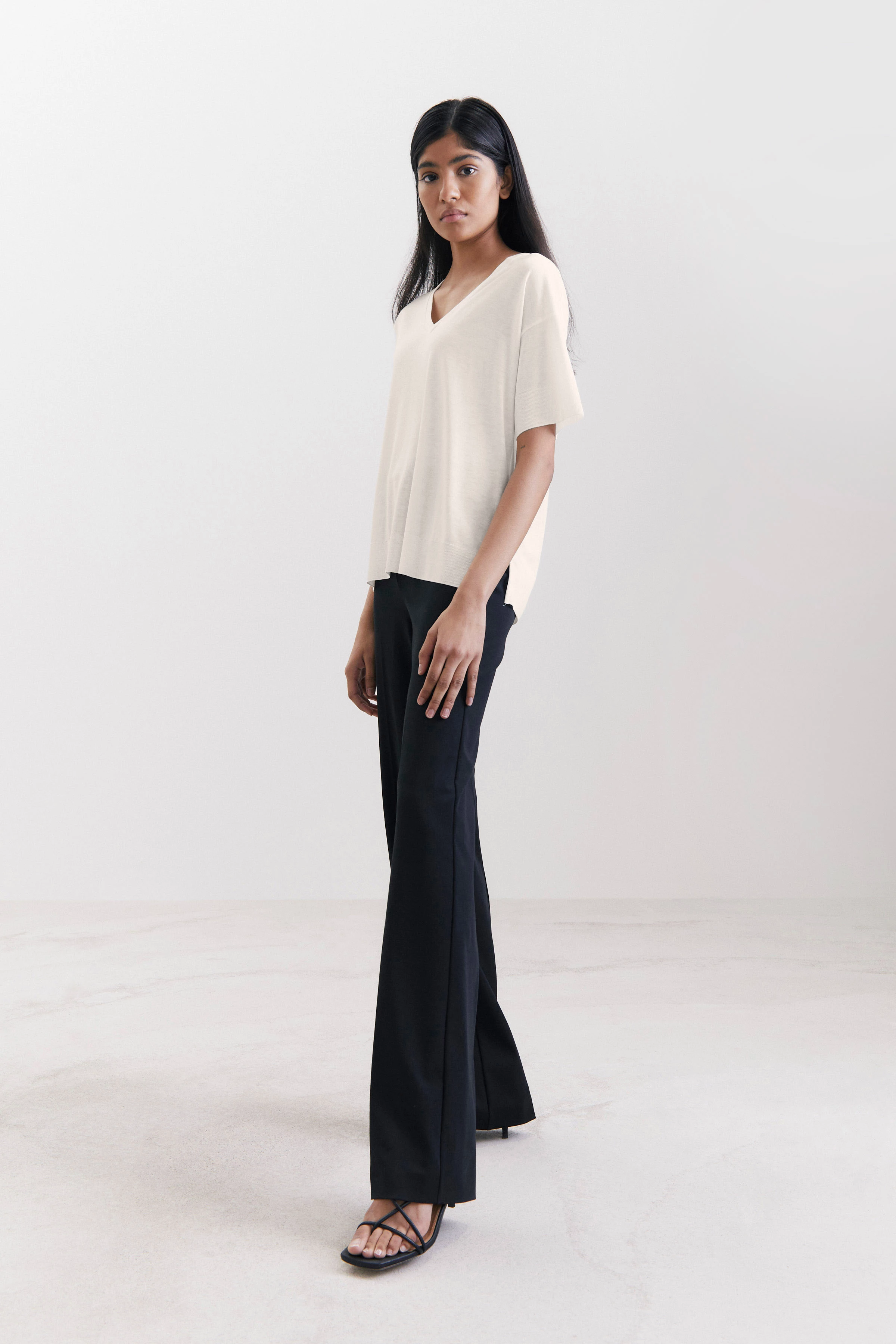 SVENNIE - T-Shirt aus Lyocell-Baumwoll-Mix - Damen - off white - Ganzkörper-Frontansicht