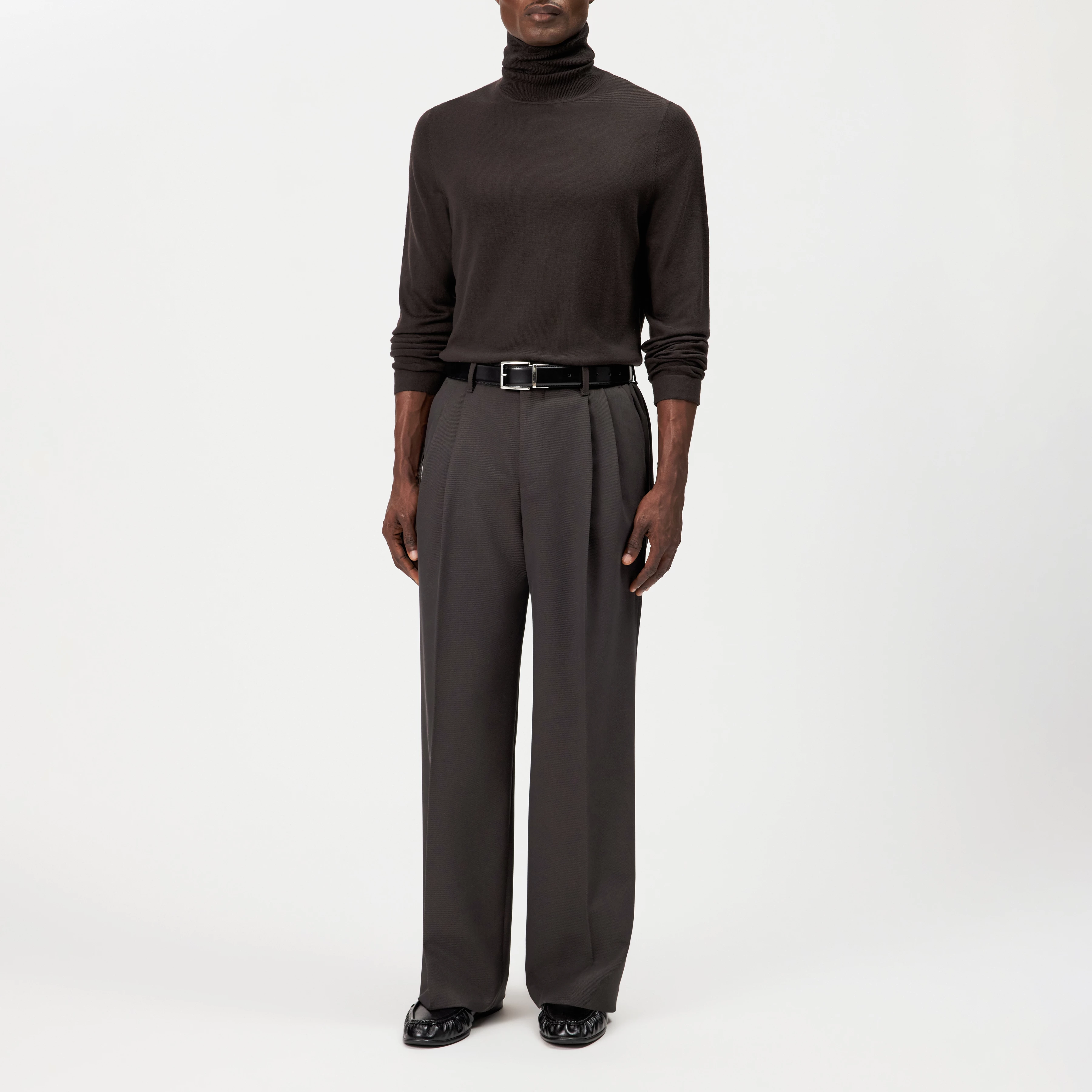 JOEY - Turtleneck jumper in 100% merino wool - men - brown - Ganzkörper-Frontansicht