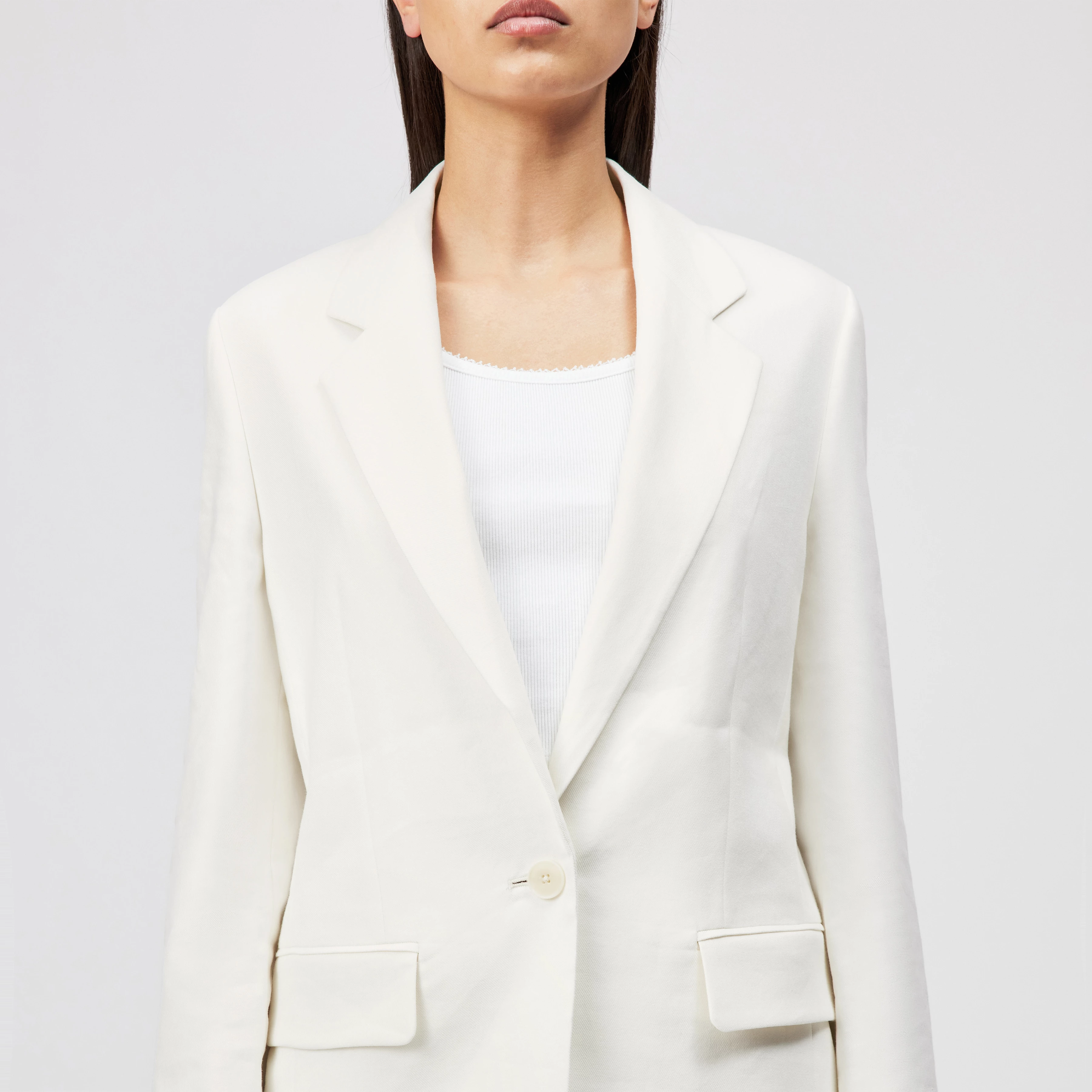 GLENDALE - Boyfriend Blazer in Linen Blend - women - off white - Detailansicht am Model